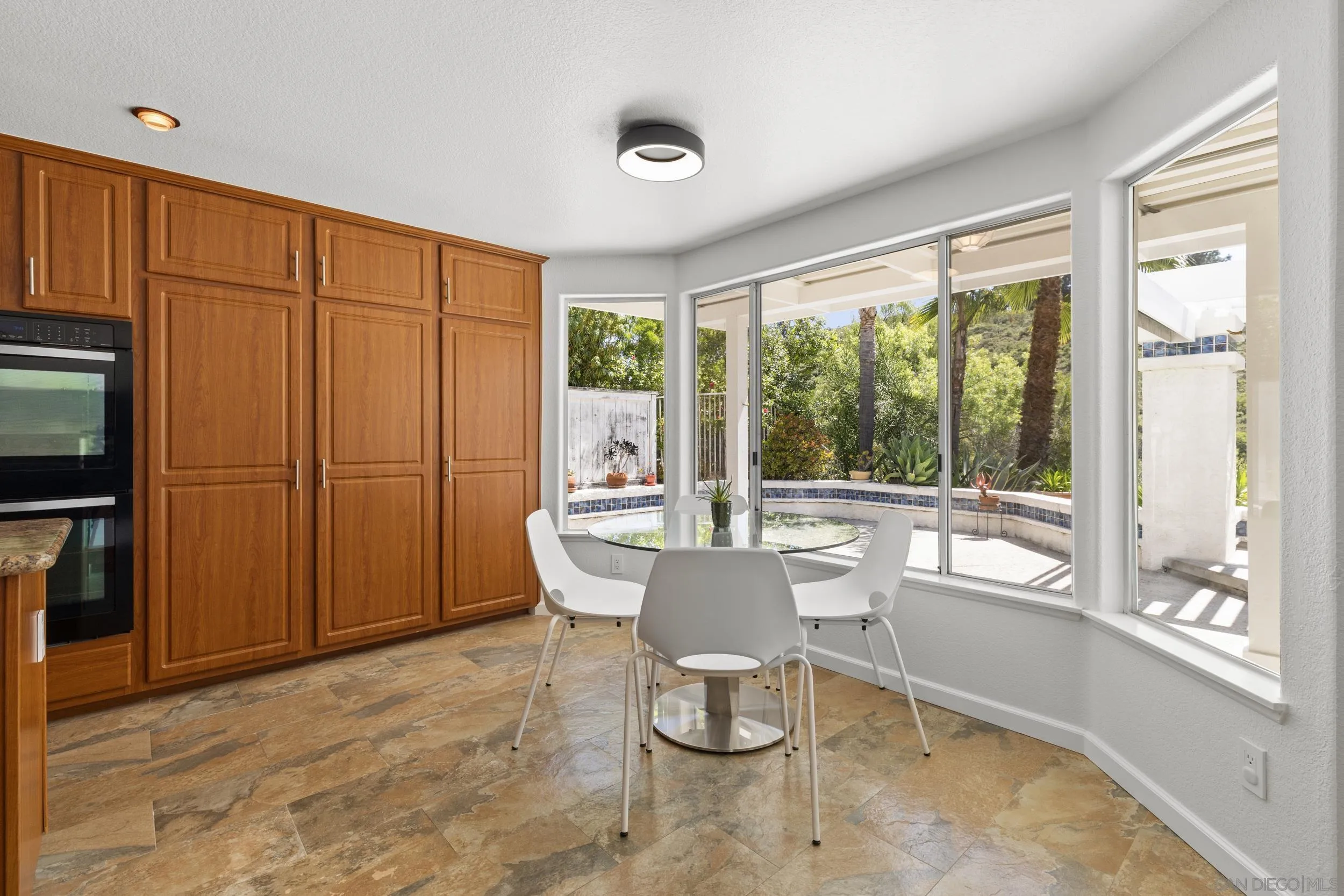 https://cdn.realtyfeed.com/cdn/127/260008360/db69b10132344e061ed7655e926e960f.webp