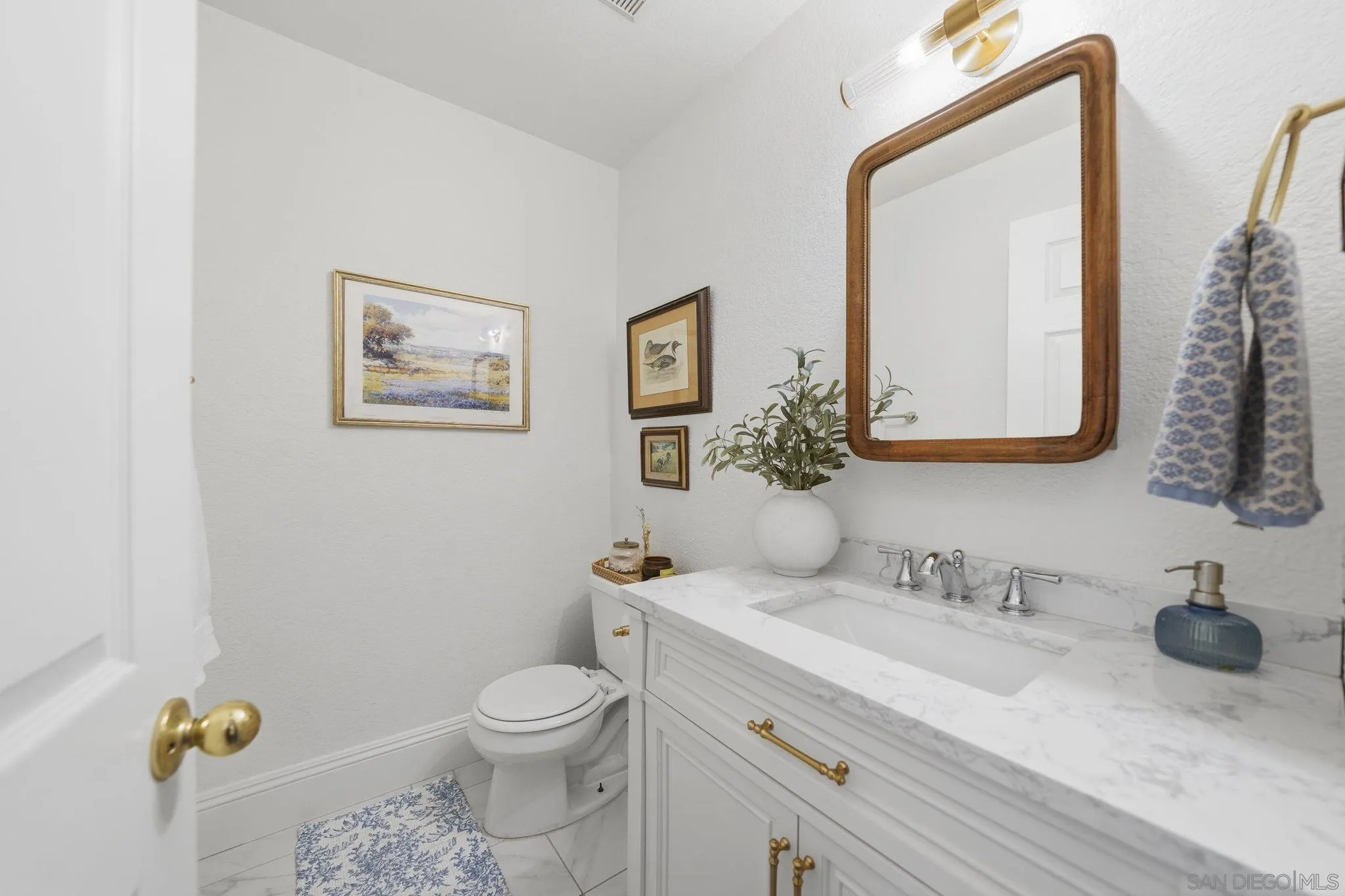 Photo #11: 260008361 Listing: Photo #11