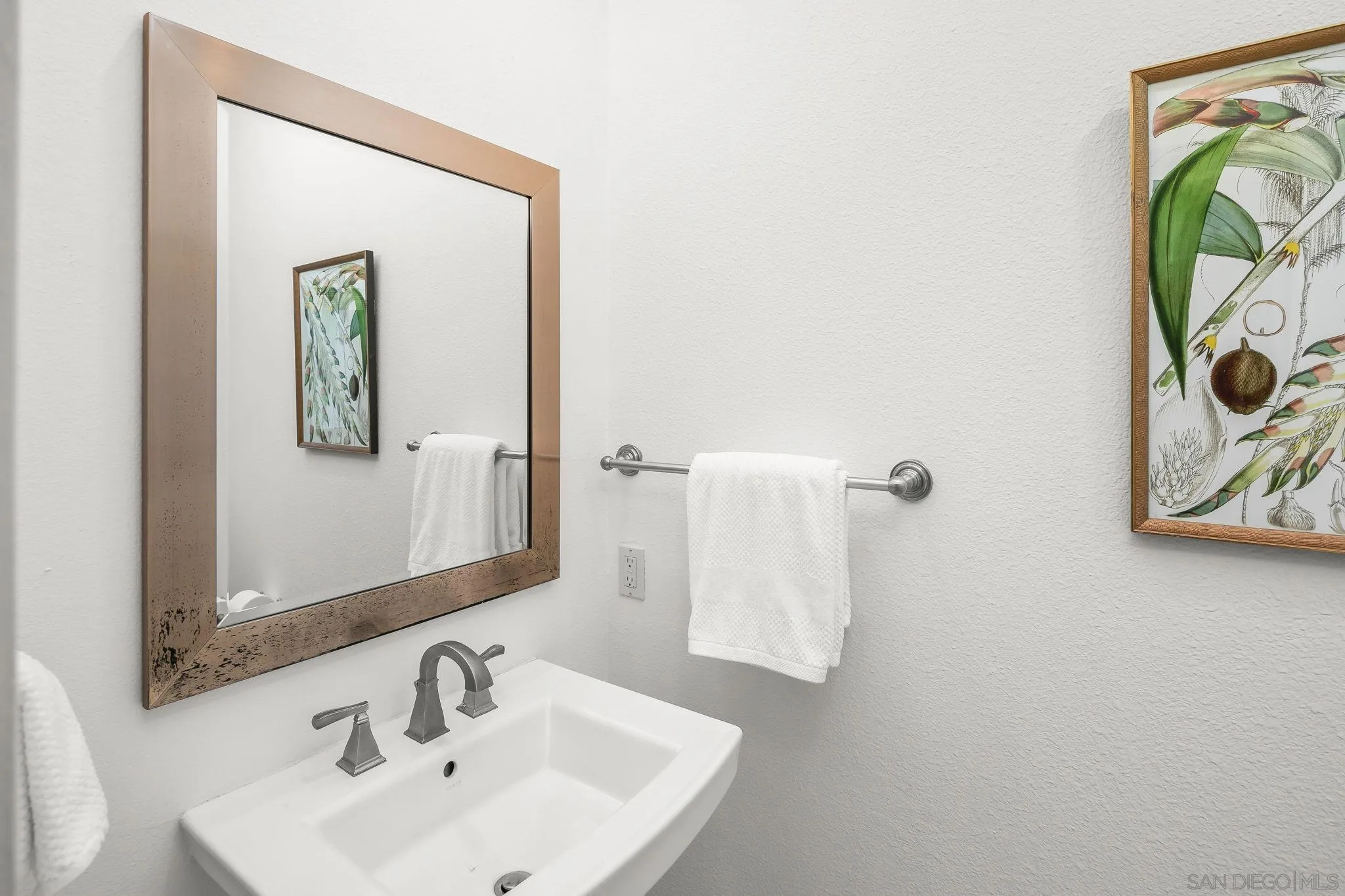 https://cdn.realtyfeed.com/cdn/127/260008365/1c79b834757eabf2ecacc965a5a3c929.webp