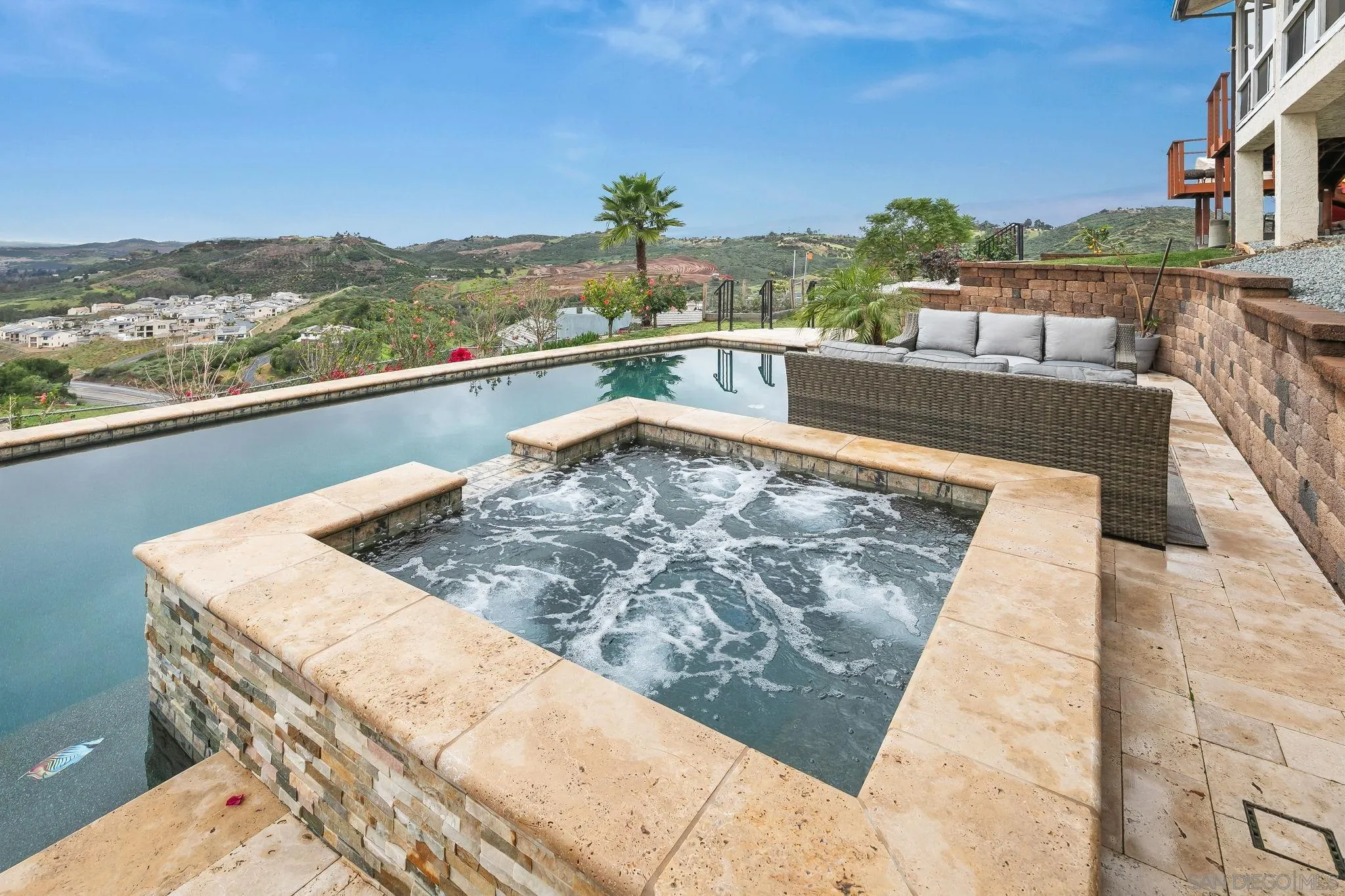 https://cdn.realtyfeed.com/cdn/127/260008365/2aeced262f3c963a693c34e4ef929b29.webp