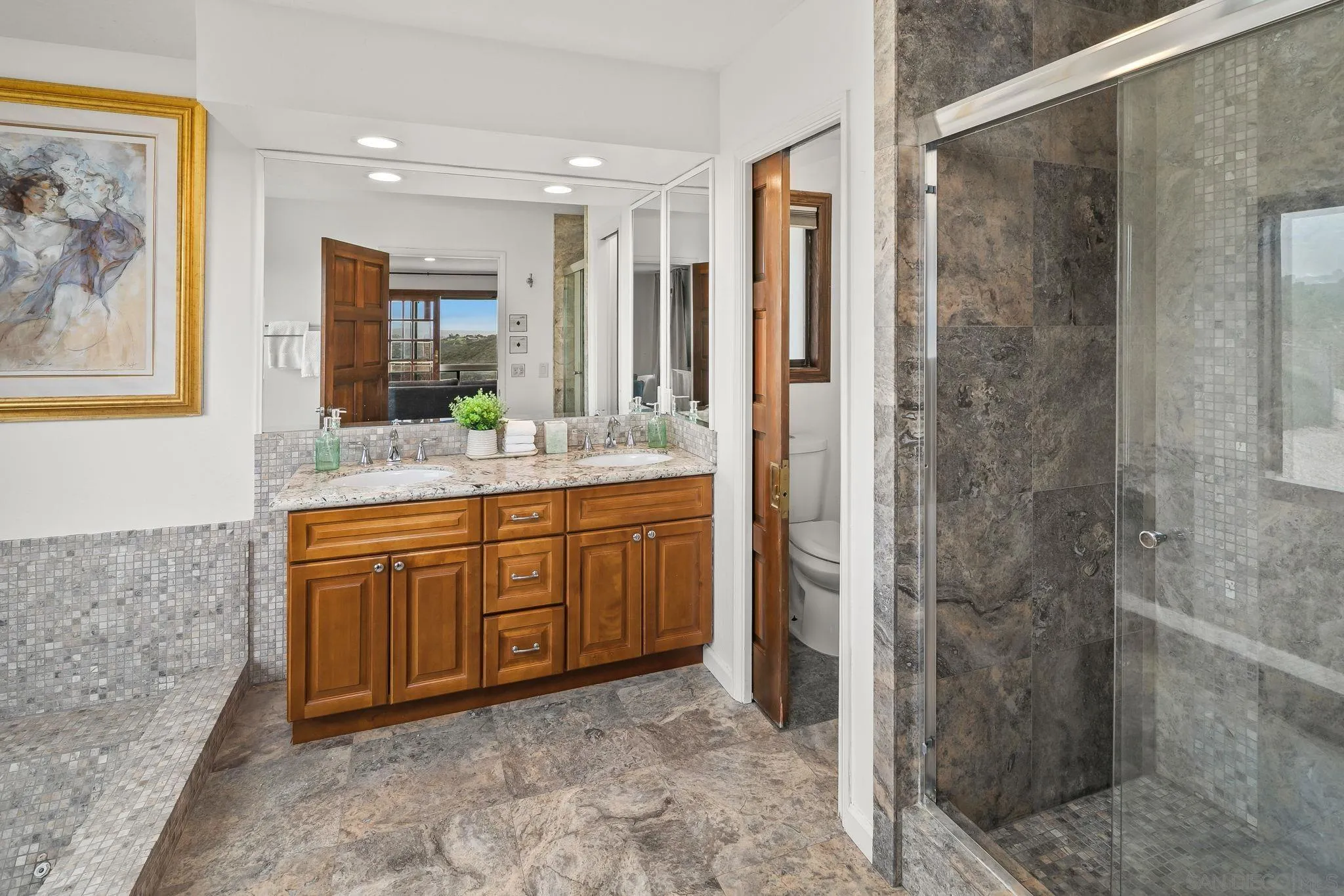 https://cdn.realtyfeed.com/cdn/127/260008365/81ecb5e22d10e3d8babc988e41063644.webp