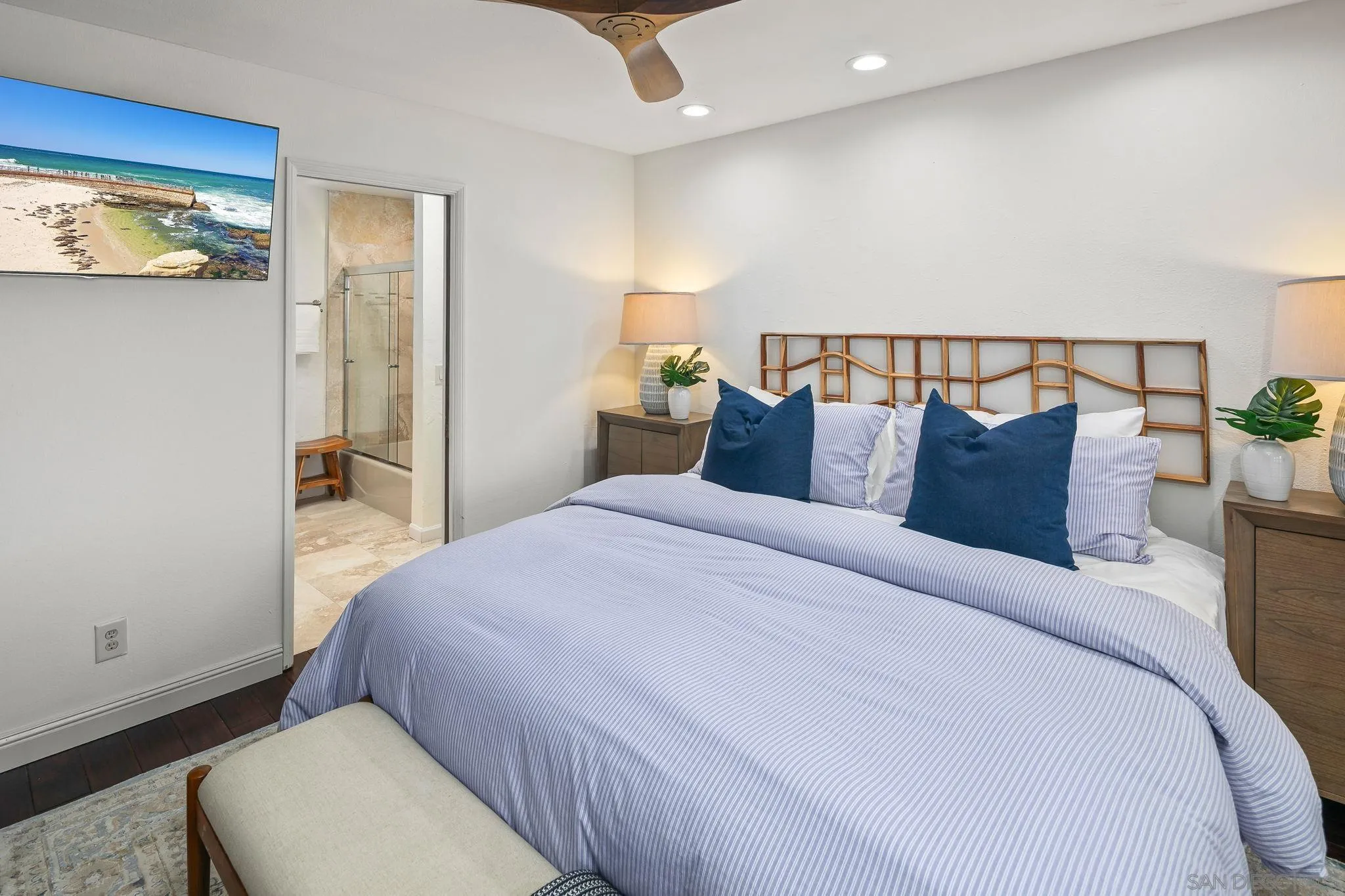 https://cdn.realtyfeed.com/cdn/127/260008365/cf67df64404ba3285f77e4c6058bd960.webp