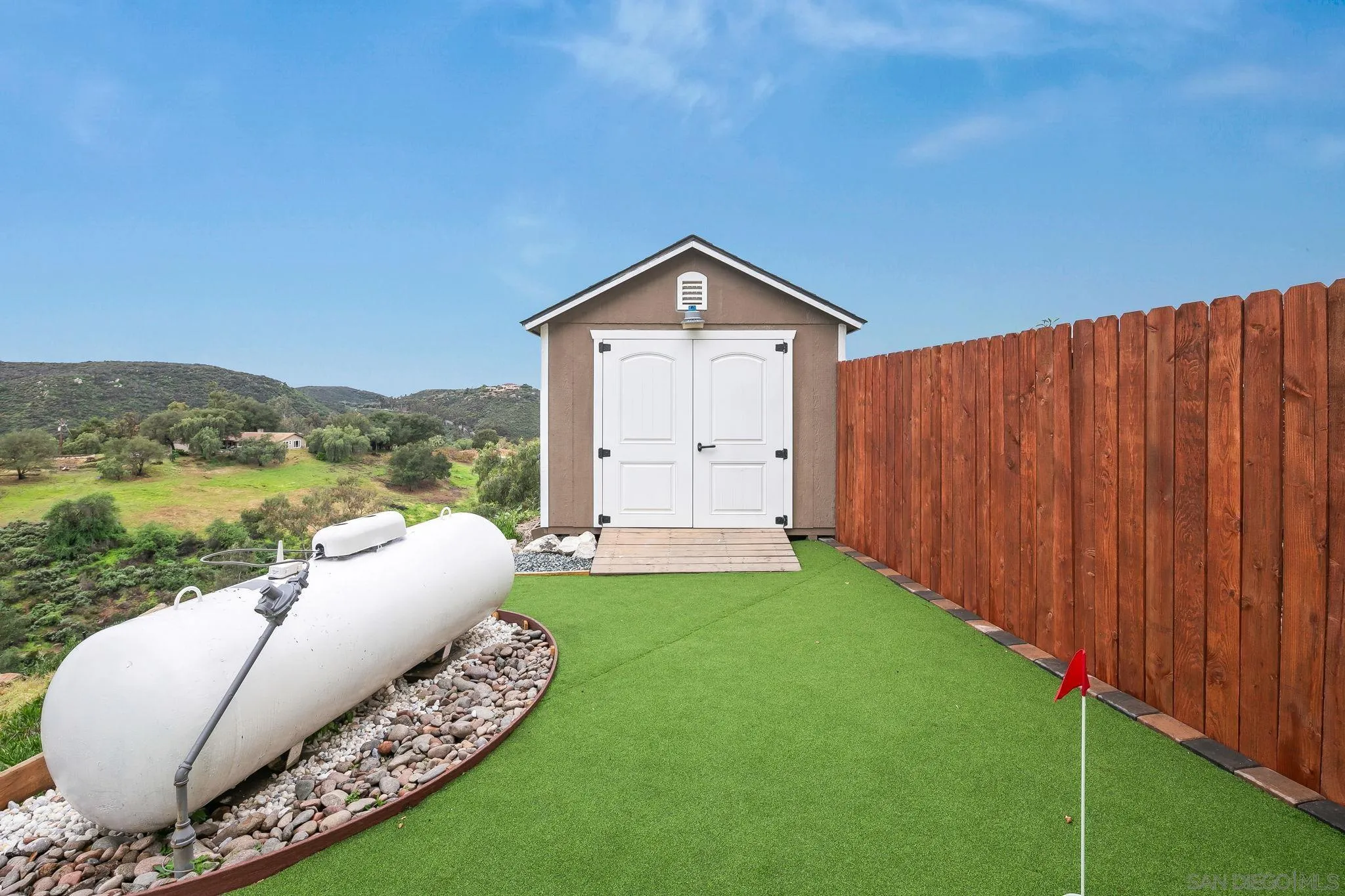 https://cdn.realtyfeed.com/cdn/127/260008365/e8d02305aa565c5a130bb6fe81f7426f.webp