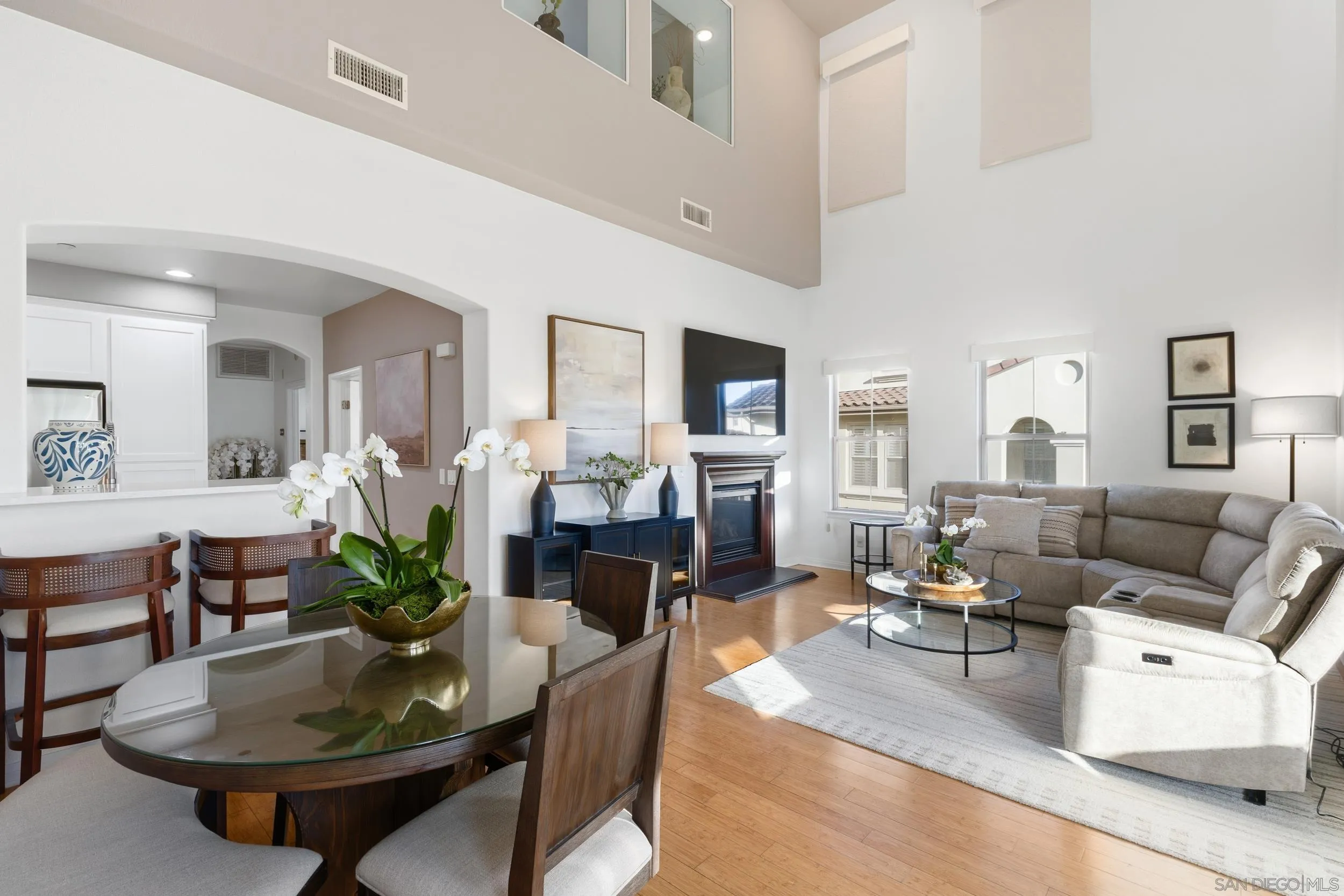 Photo #1: 260008366 Listing: Photo #1