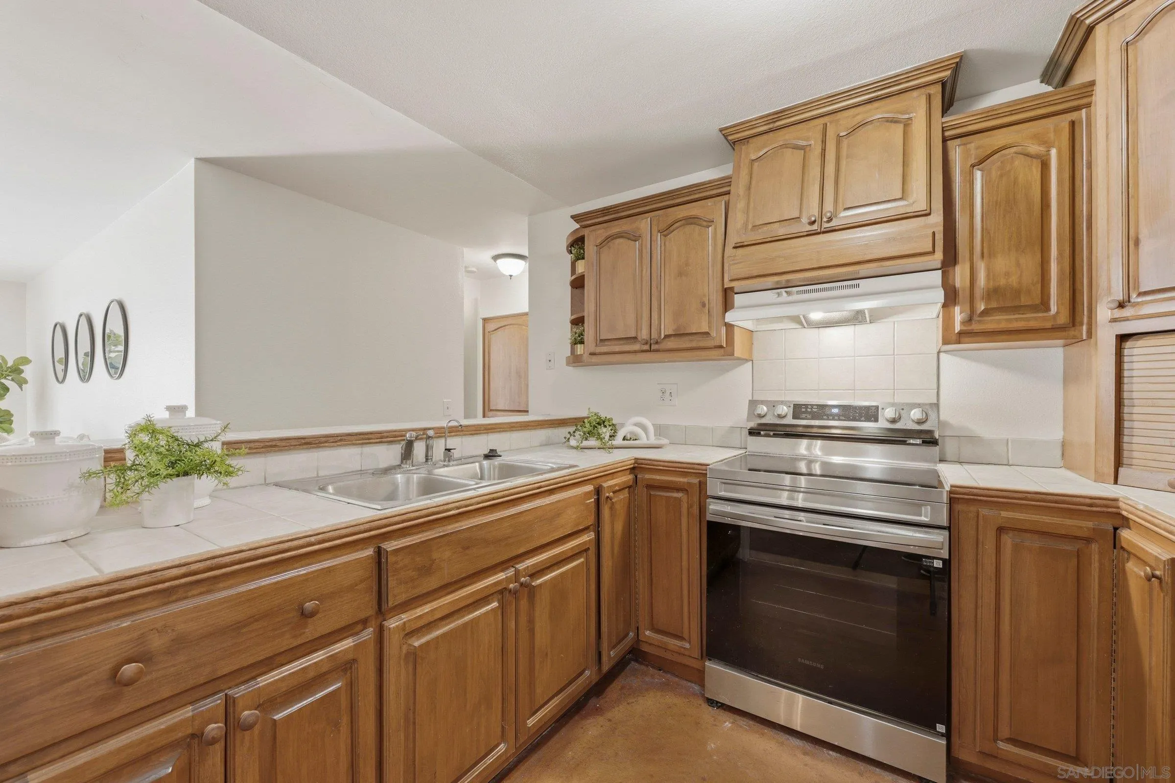 Photo #4: 260008368 Listing: Photo #4