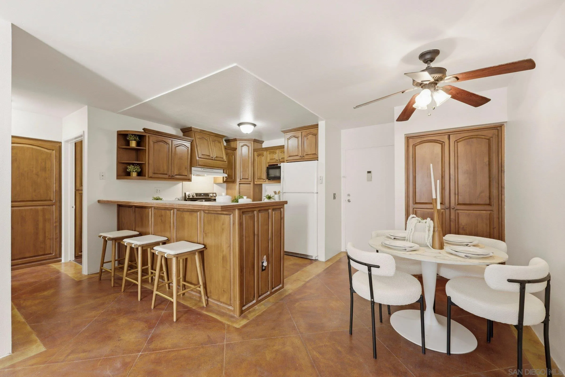 Photo #7: 260008368 Listing: Photo #7