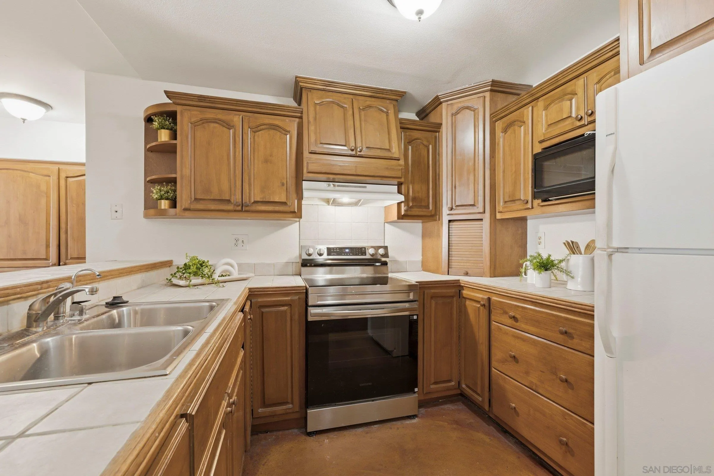 Photo #5: 260008368 Listing: Photo #5