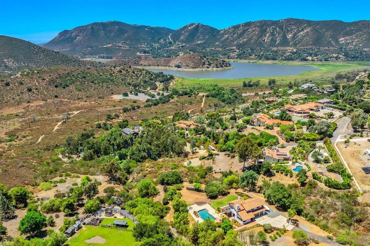 https://cdn.realtyfeed.com/cdn/127/260008371/05c29ef5cb3a6ced0d547675a2eb0d9a.webp