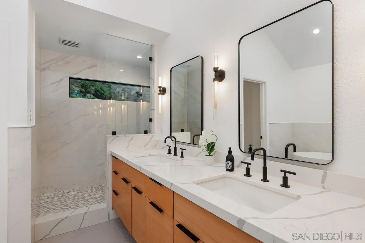https://cdn.realtyfeed.com/cdn/127/260008371/1dc9ff12dc933b50fc449810464fad44.webp