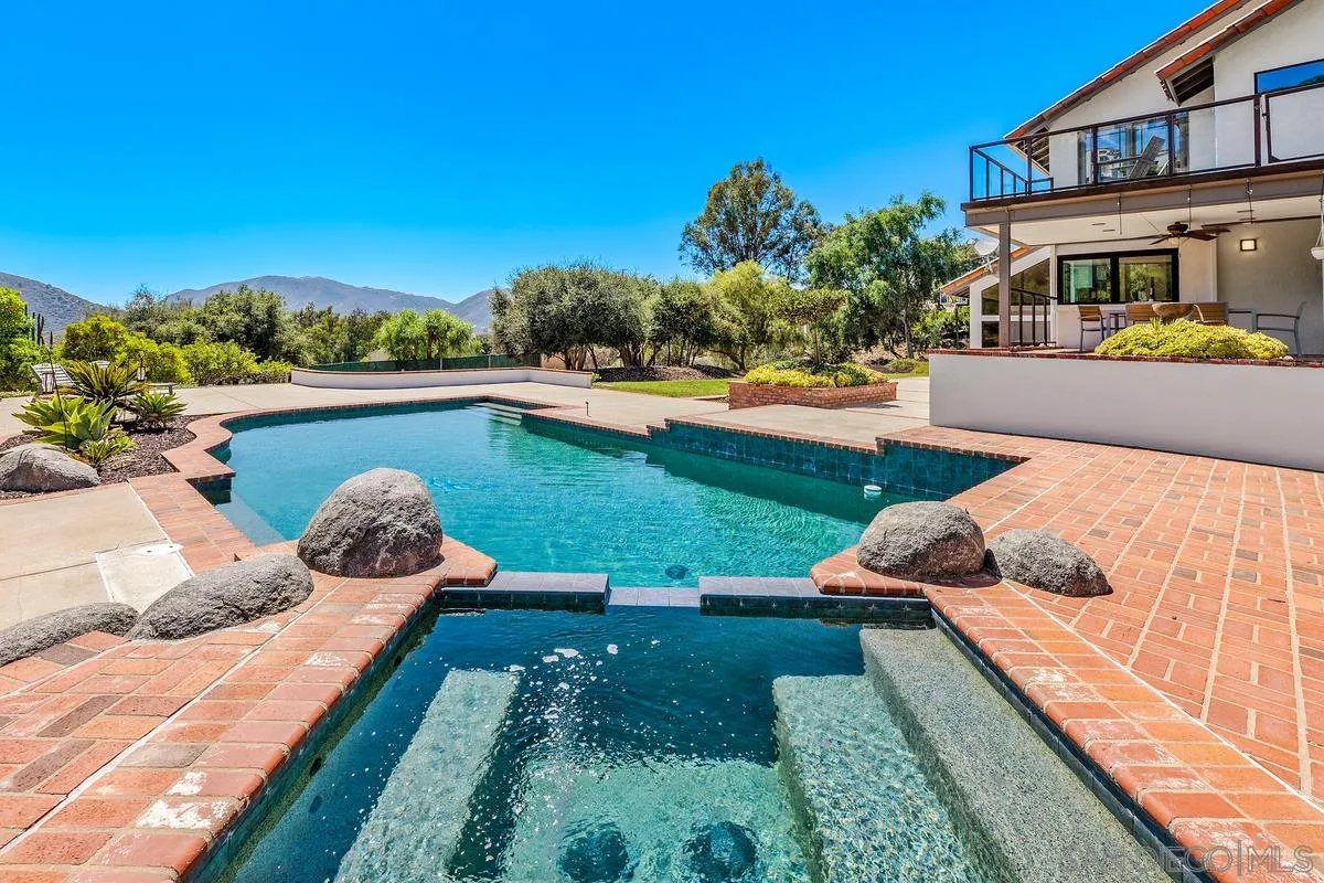 https://cdn.realtyfeed.com/cdn/127/260008371/5e708a1ef303a72d5417107241991ca6.webp