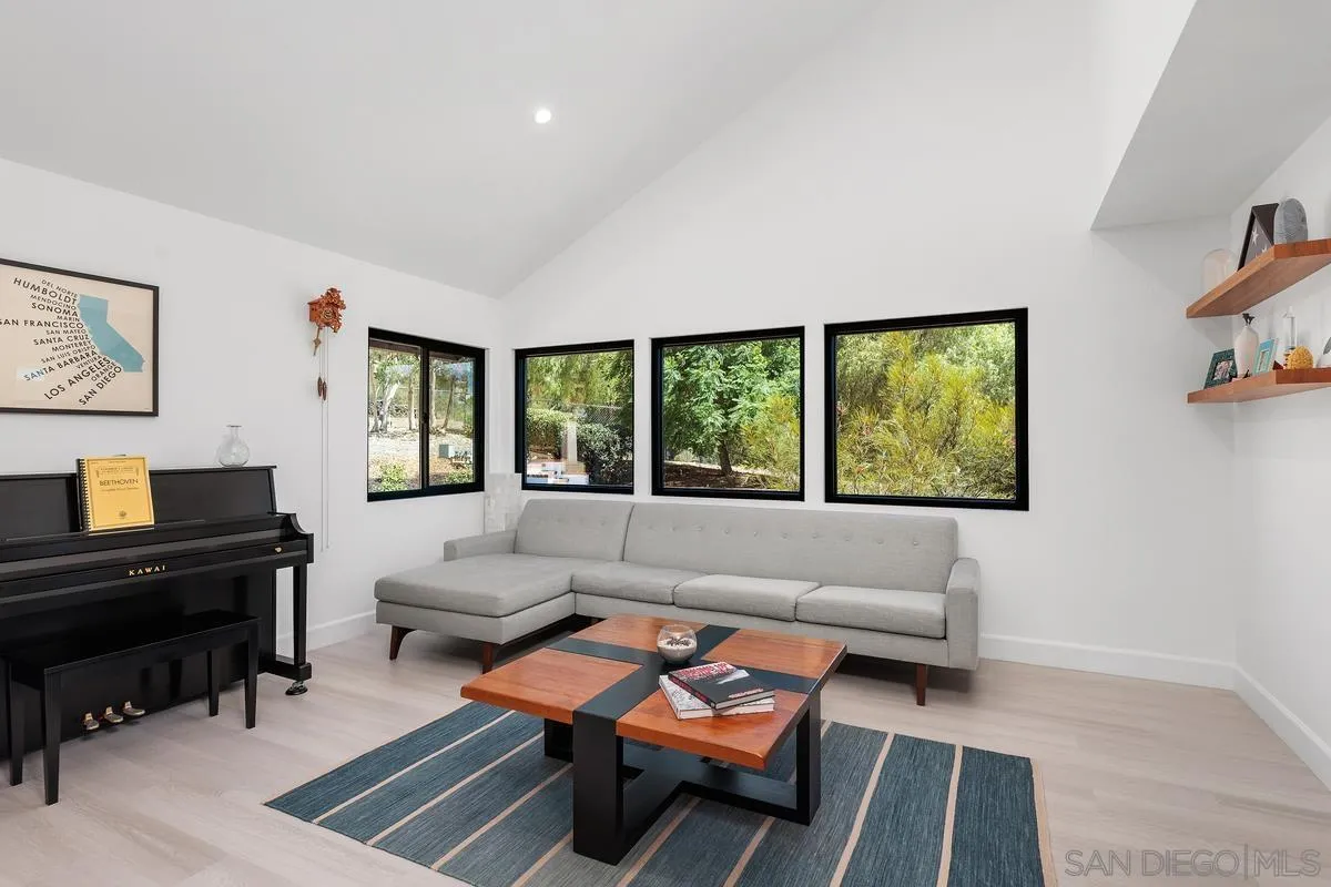 https://cdn.realtyfeed.com/cdn/127/260008371/8689029bbce481c0a4a6de145bbc4b58.webp