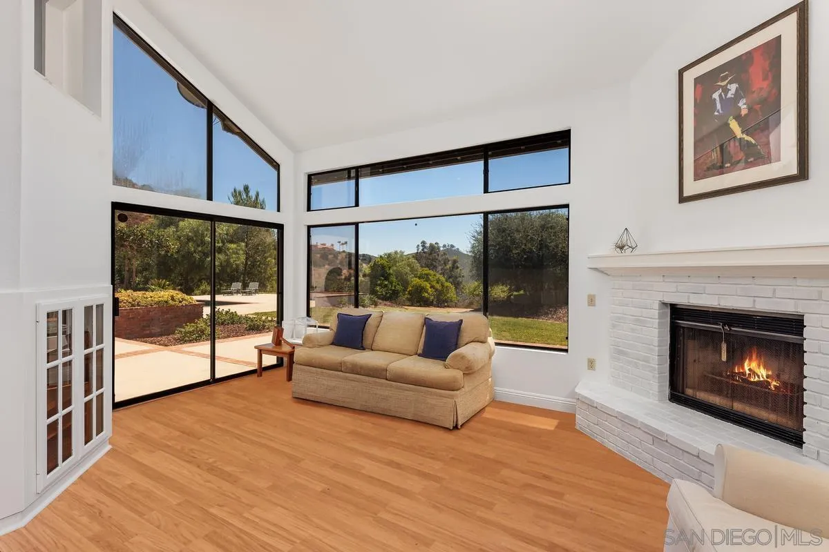 https://cdn.realtyfeed.com/cdn/127/260008371/8b6158936e9bf5e493d848feb3d5ca33.webp