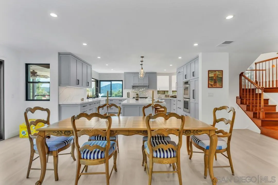 https://cdn.realtyfeed.com/cdn/127/260008371/c3e6227ae4df579657b5c3cd5de971d5.webp
