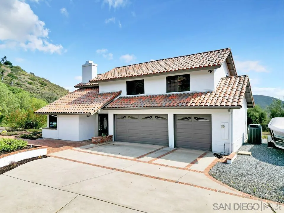https://cdn.realtyfeed.com/cdn/127/260008371/fbb6476471f261bb4e87d43b6c583357.webp