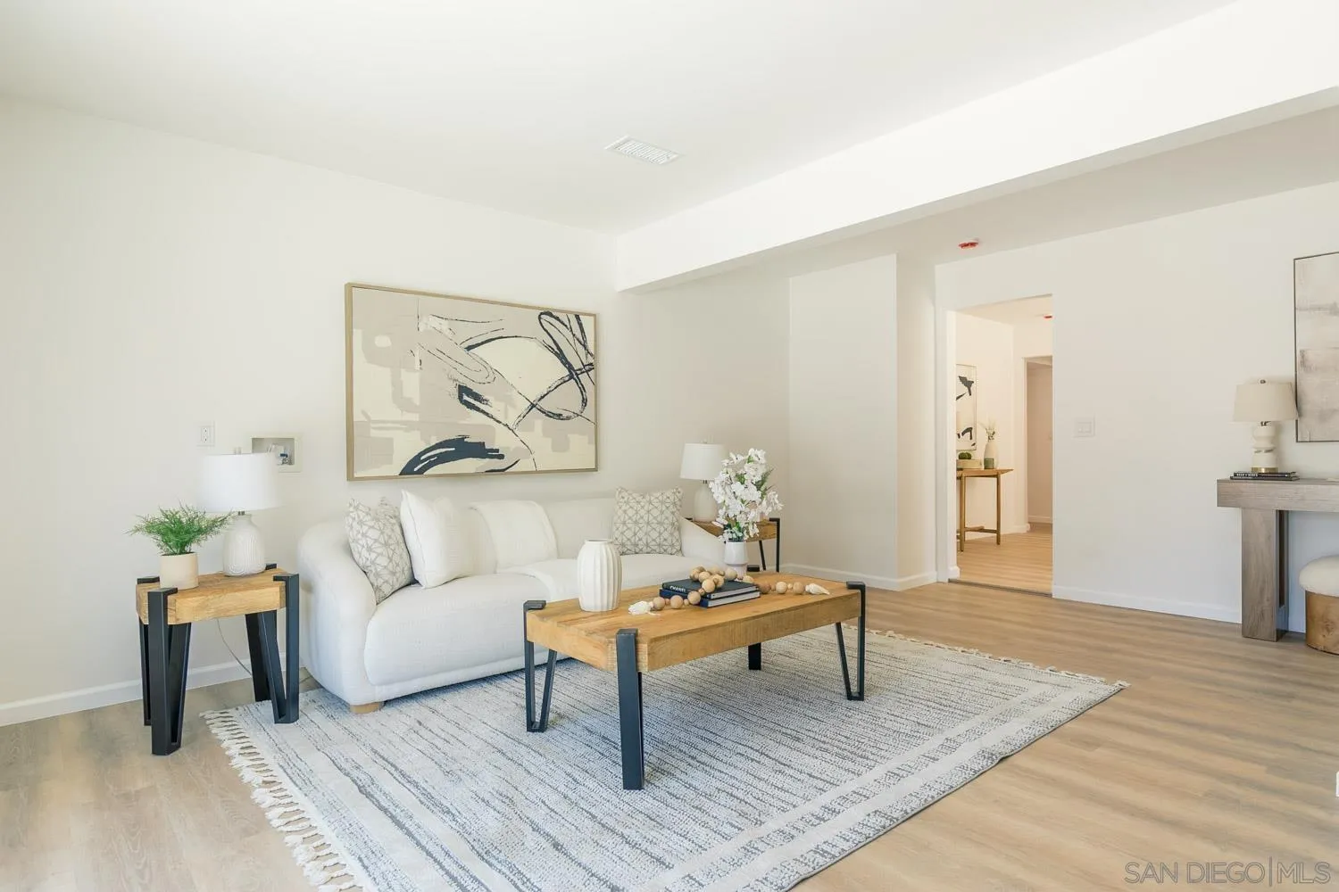 https://cdn.realtyfeed.com/cdn/127/260008372/93f83b436a5f2009f2d74d2571b9f225.webp