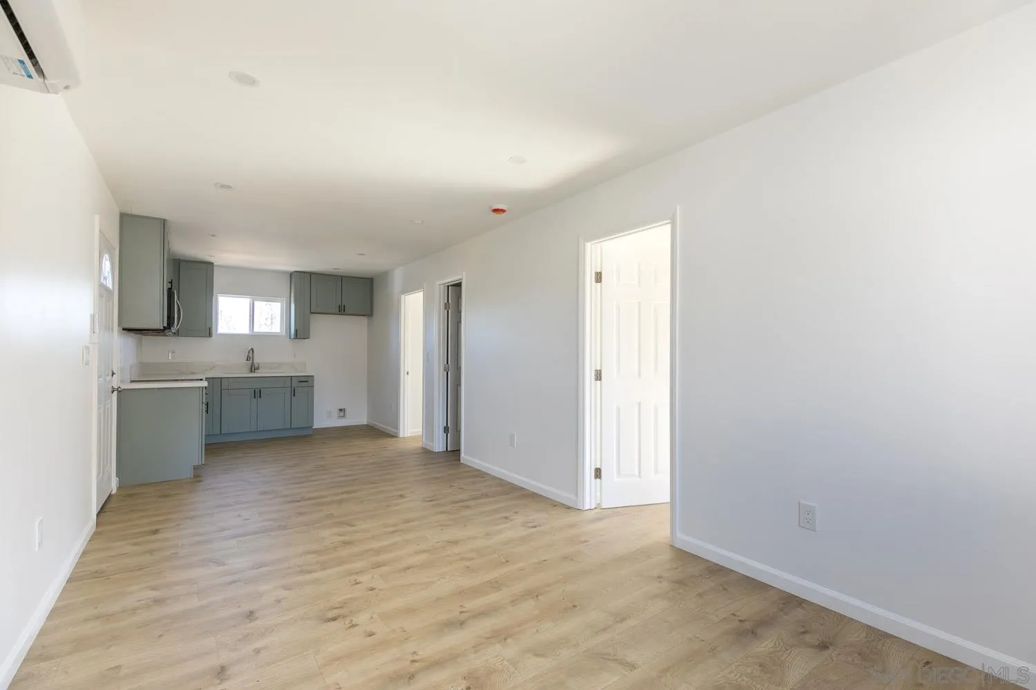 https://cdn.realtyfeed.com/cdn/127/260008372/9c6604ffbb89ac9777f5b2857021265f.webp