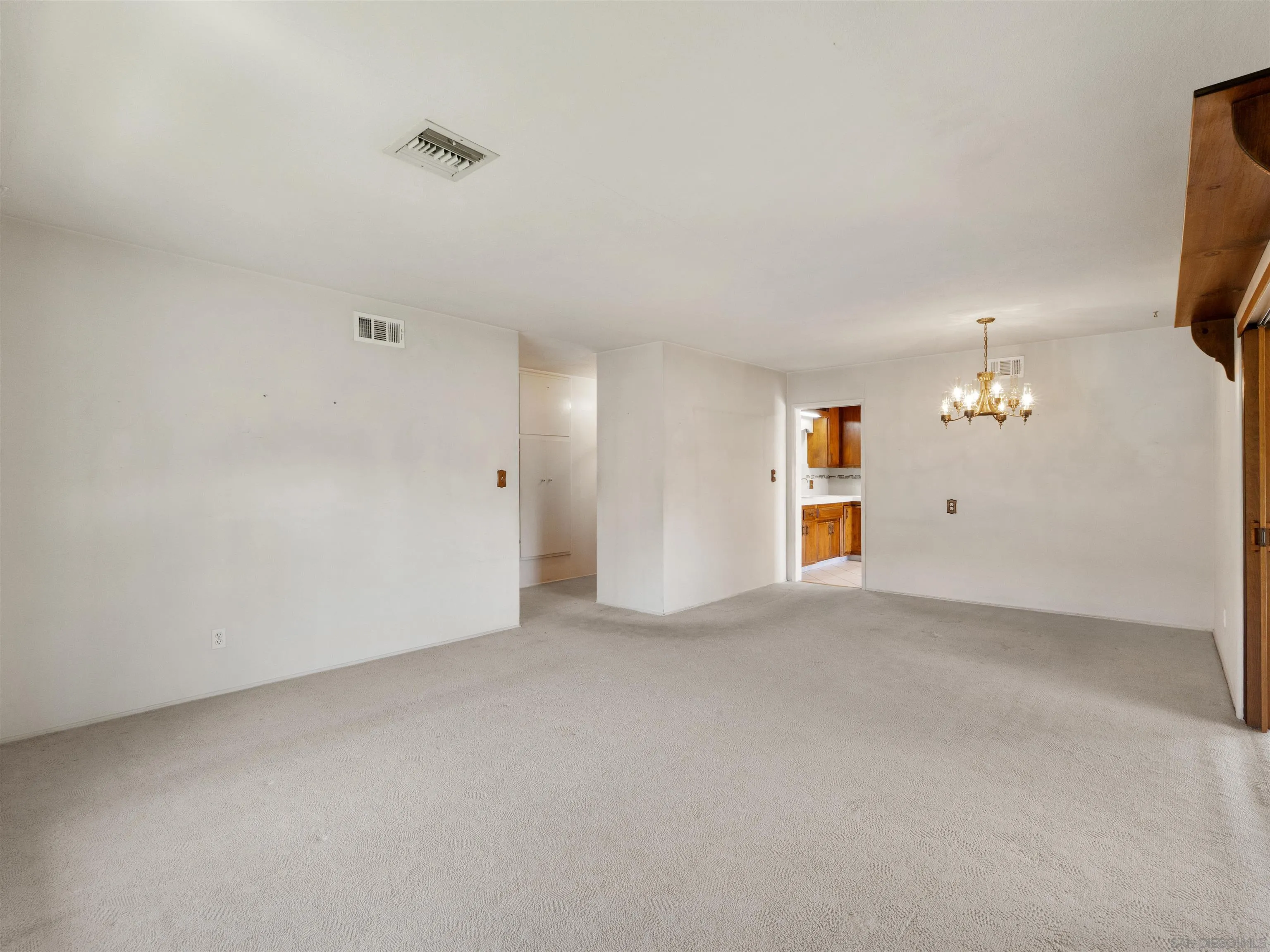 https://cdn.realtyfeed.com/cdn/127/260008380/42bcf86c77048faf82fc7a2ce1c1b498.webp
