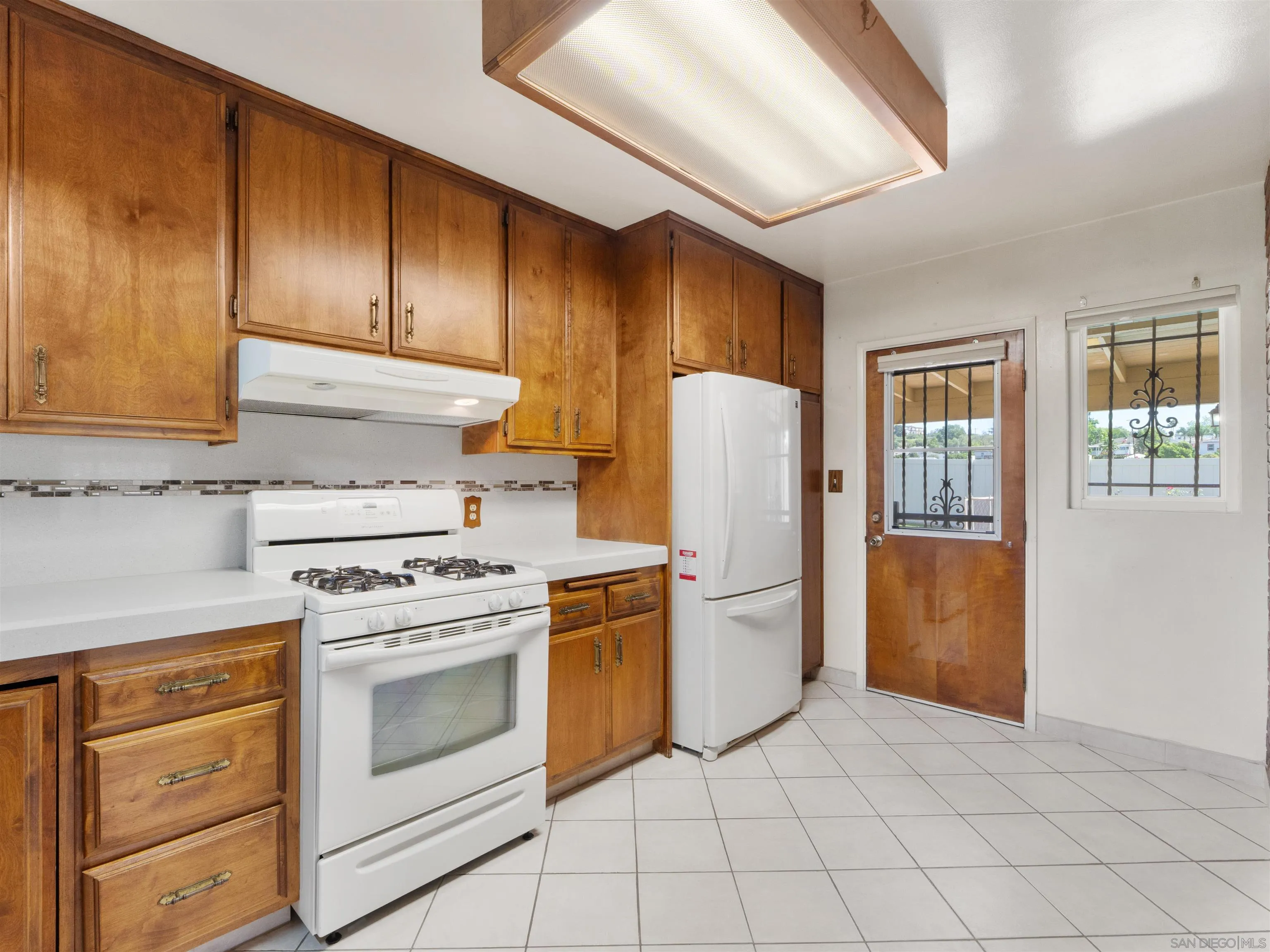 https://cdn.realtyfeed.com/cdn/127/260008380/91493535ff6900f40e9ebfe2642d00e5.webp