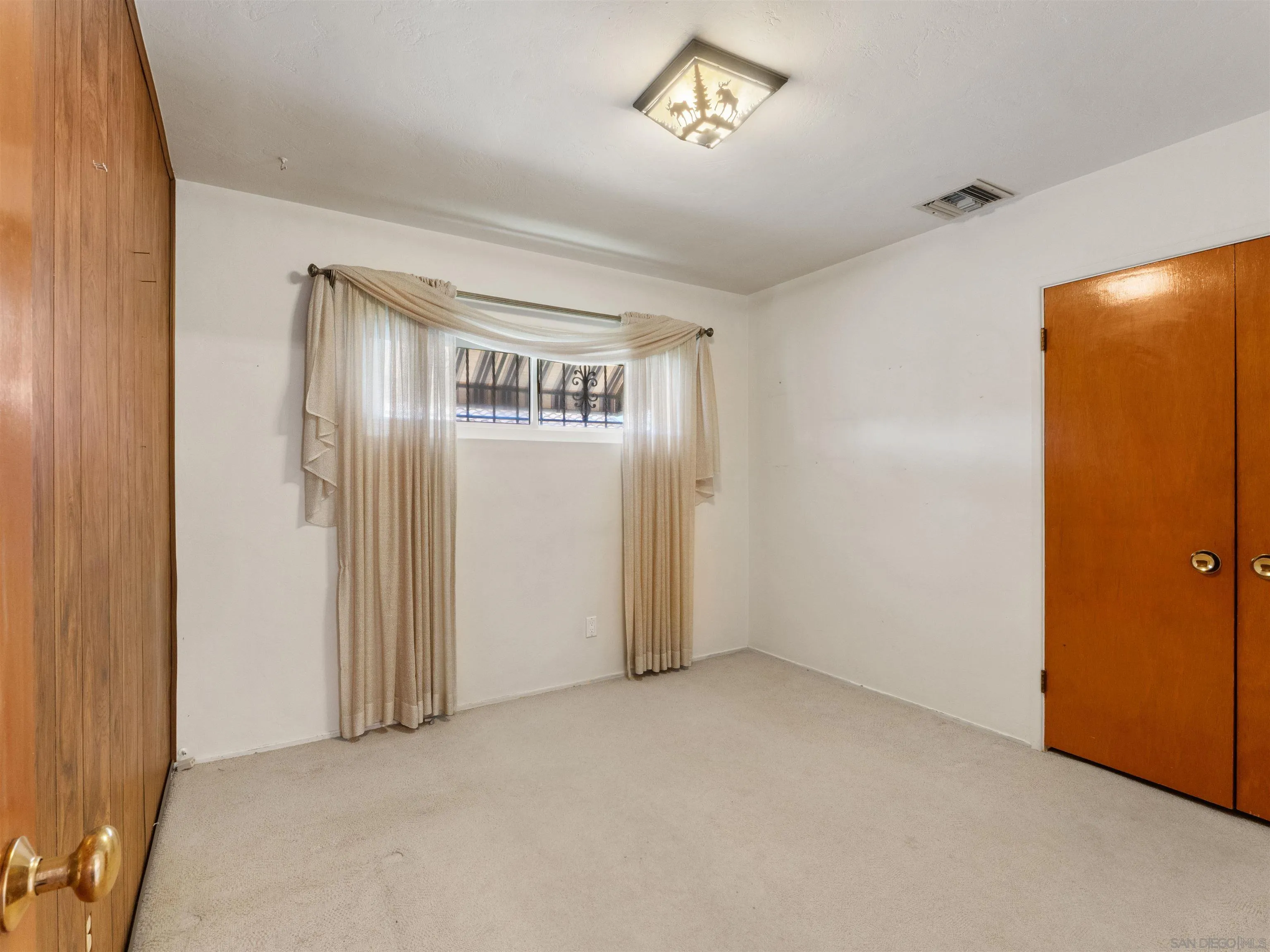 https://cdn.realtyfeed.com/cdn/127/260008380/9e7f381596c4df080cf12dc10cbf8203.webp