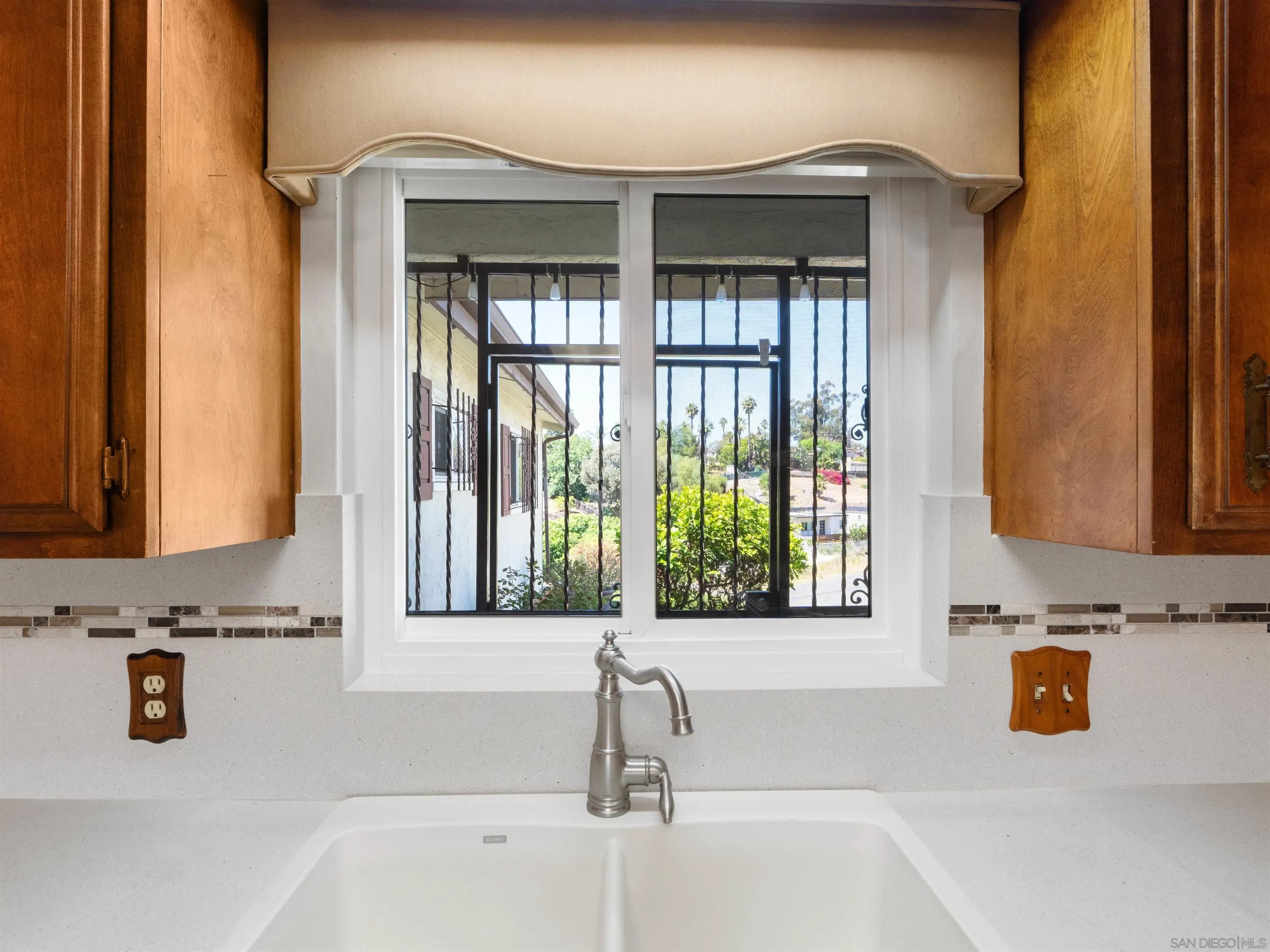 https://cdn.realtyfeed.com/cdn/127/260008380/c344a83cb42d841d45f248f4fc82aac6.webp