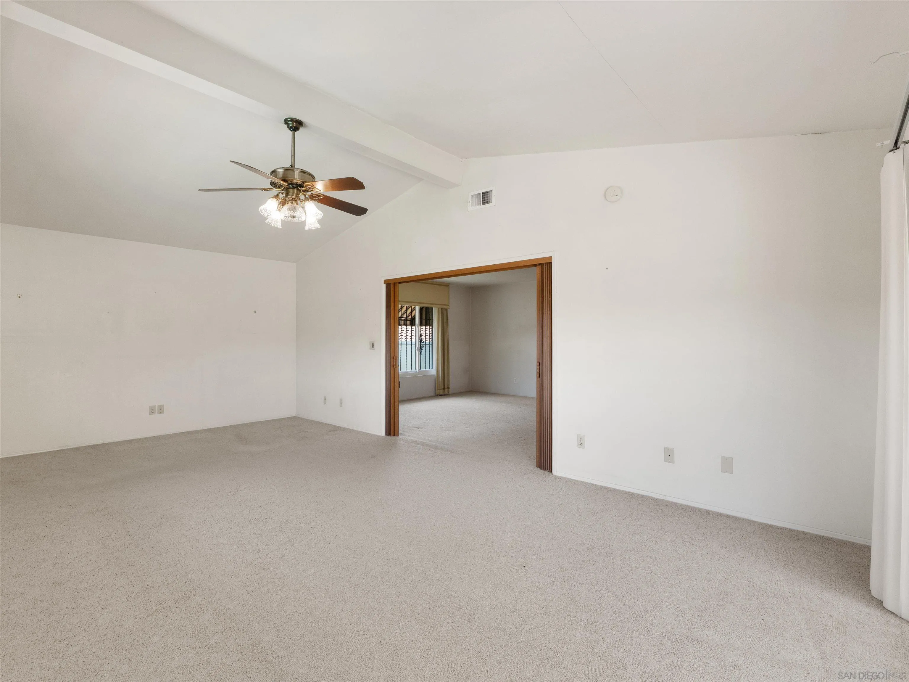 https://cdn.realtyfeed.com/cdn/127/260008380/cb9c407b7b95afd5ad91991f69c31bcd.webp