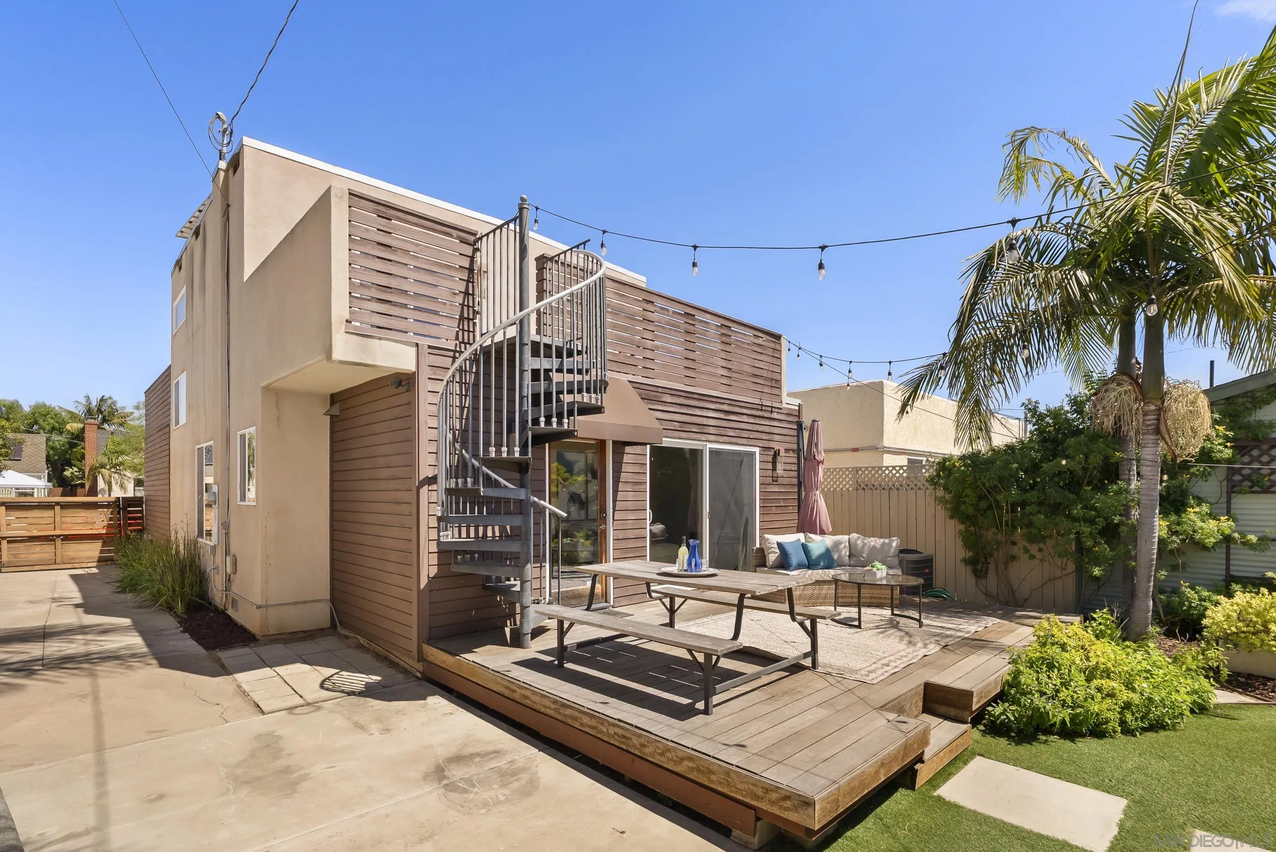 https://cdn.realtyfeed.com/cdn/127/260008381/2ae858bd1aad3870615f5dbfb4295f3d.webp