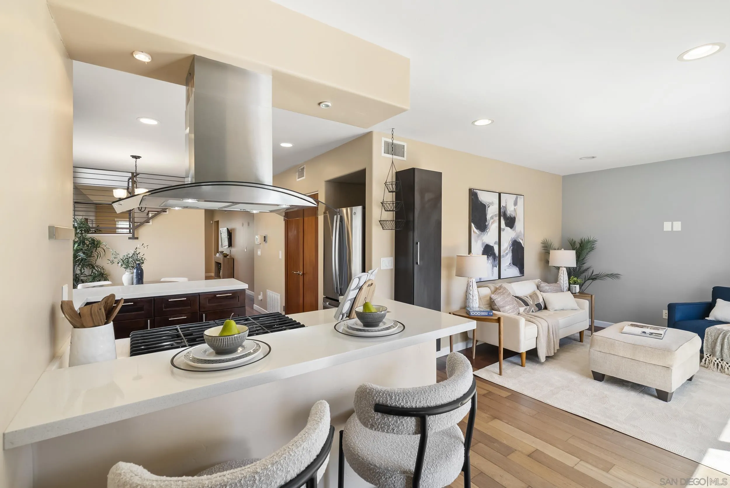 https://cdn.realtyfeed.com/cdn/127/260008381/774a945af0ad67d77c3ca7a09b104ebf.webp