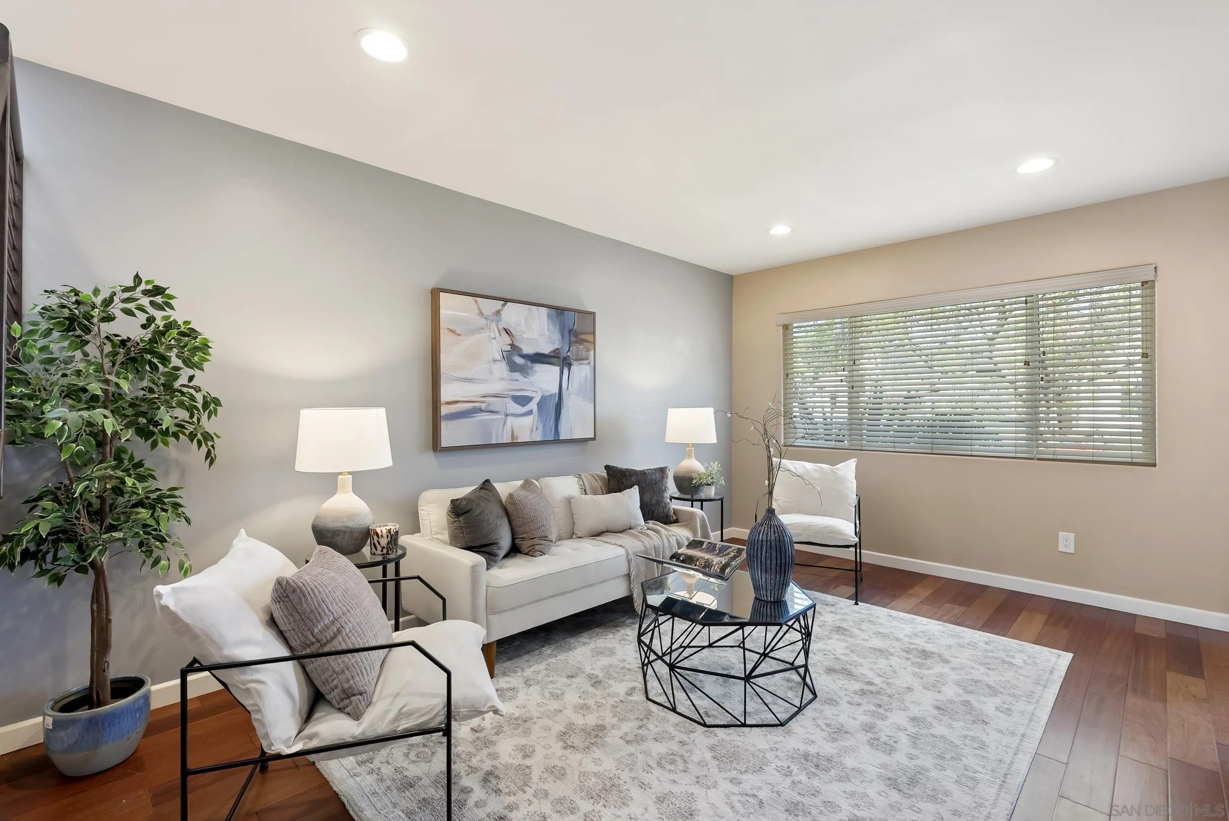 https://cdn.realtyfeed.com/cdn/127/260008381/baf72084438ac9417dbaefa023b1a61c.webp