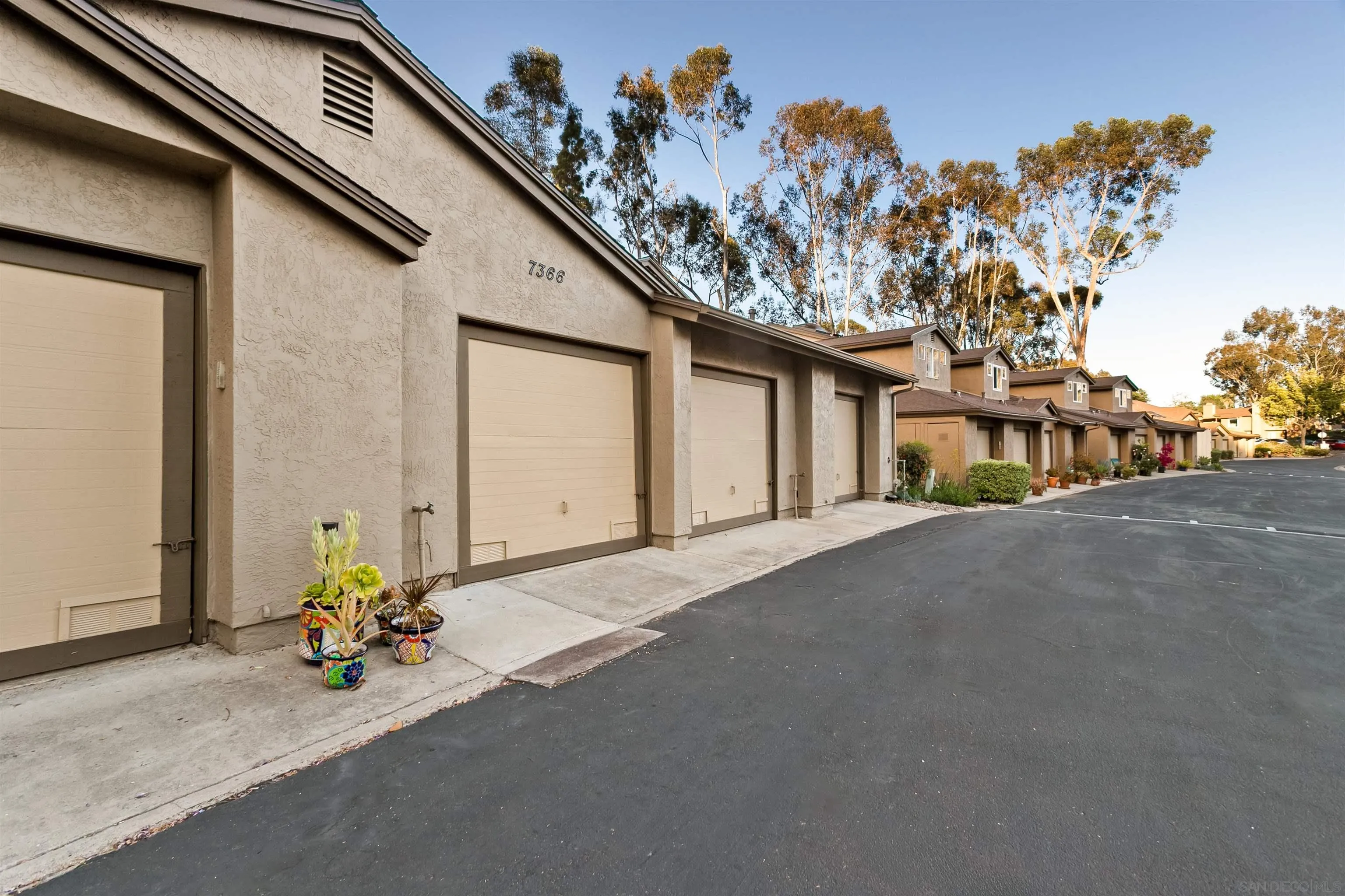 https://cdn.realtyfeed.com/cdn/127/260008384/0059f58162eab211b87c29f3c2f20619.webp