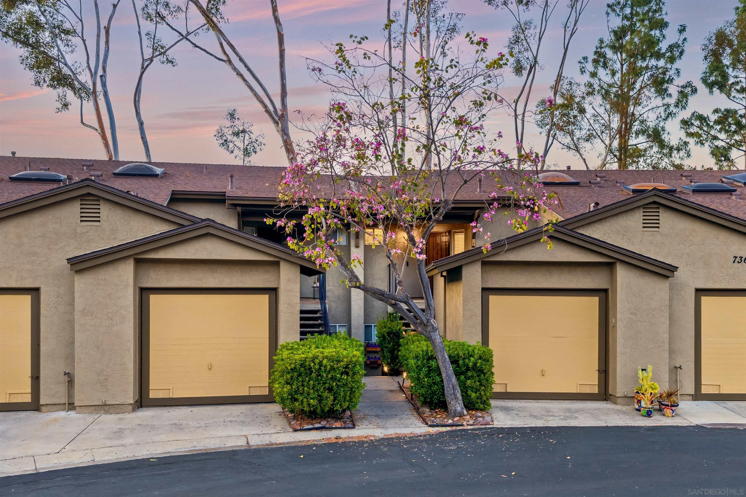 https://cdn.realtyfeed.com/cdn/127/260008384/0462441d928304b68c428b58462f8081.webp