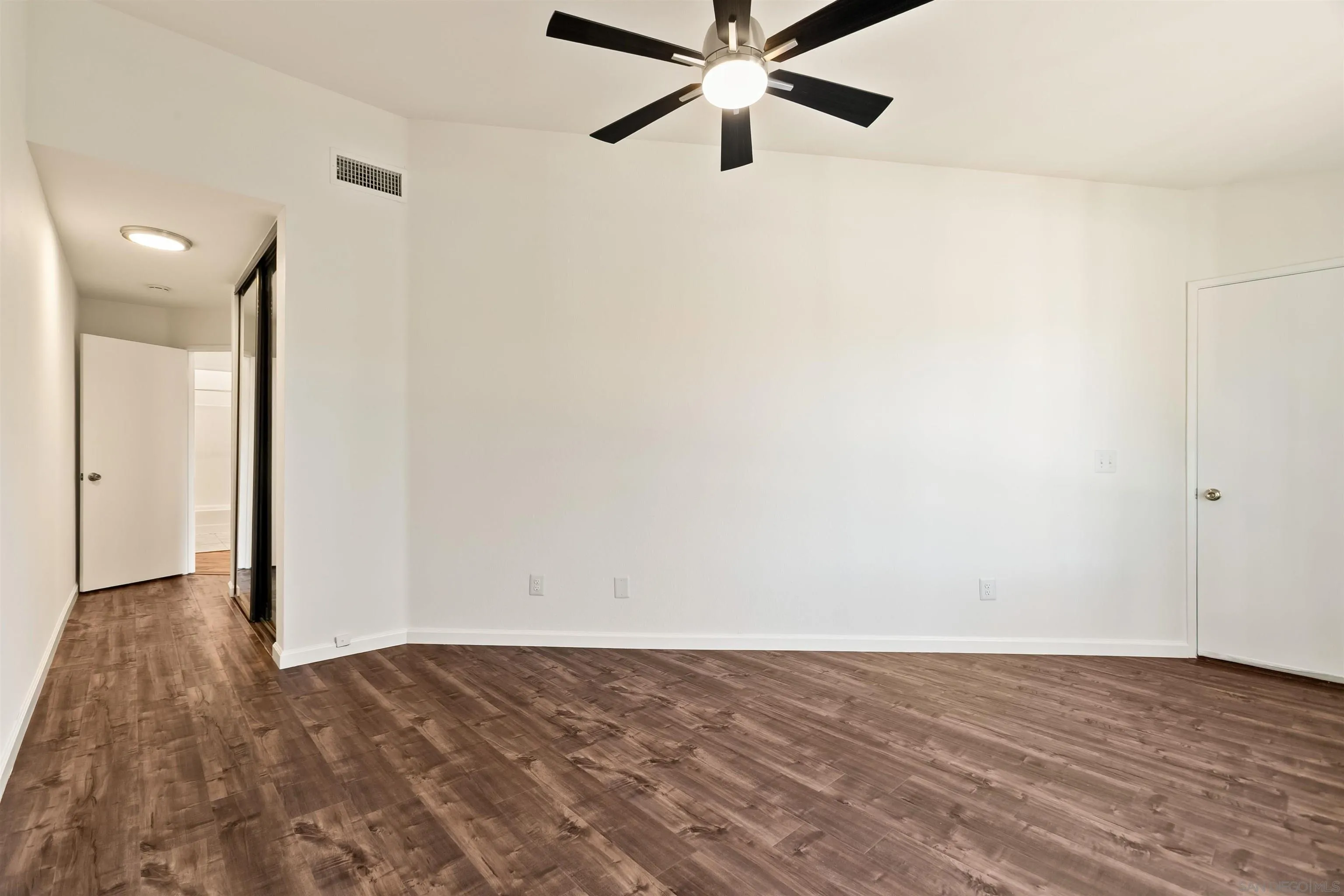 https://cdn.realtyfeed.com/cdn/127/260008384/9b154a0ba08aca44821f09778442402c.webp