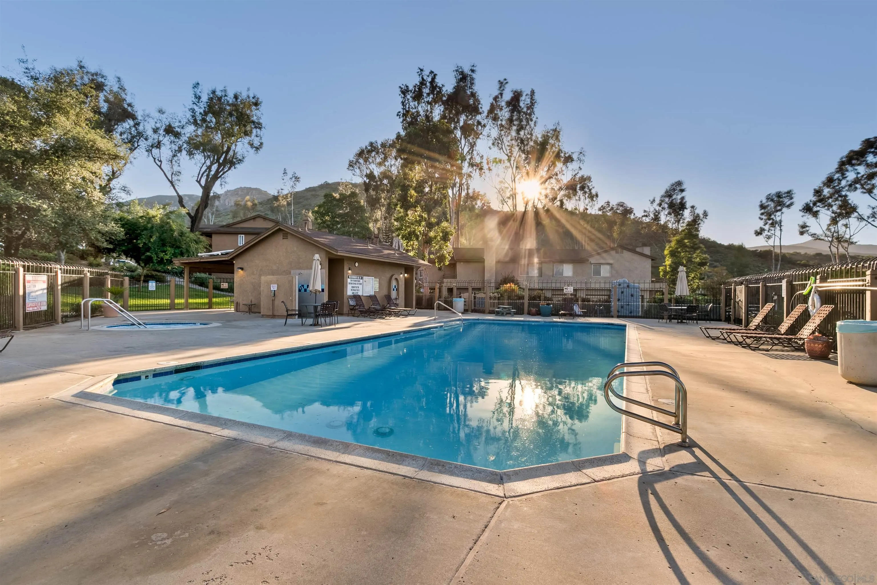 https://cdn.realtyfeed.com/cdn/127/260008384/a703d1c530fe03a57f9c8c5196d5578a.webp