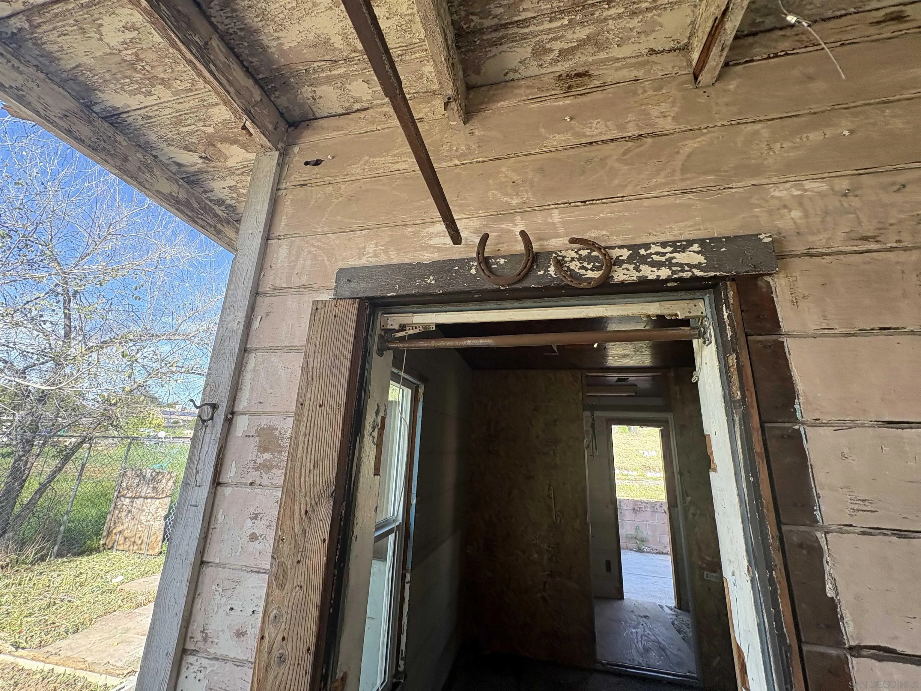 https://cdn.realtyfeed.com/cdn/127/260008387/693c3e96650c7c4edbe93967c4834c58.webp