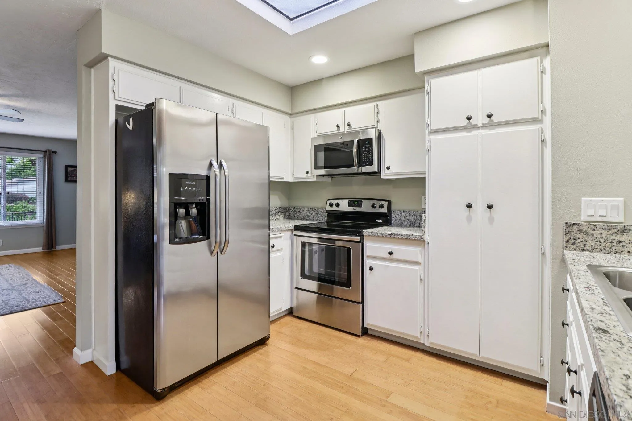 Photo #9: 260008388 Listing: Photo #9