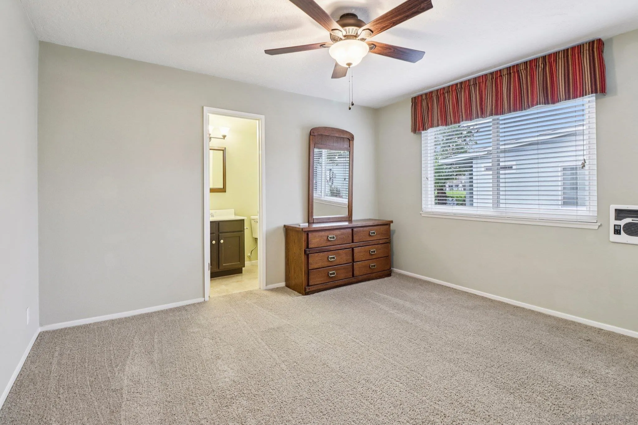 Photo #16: 260008388 Listing: Photo #16