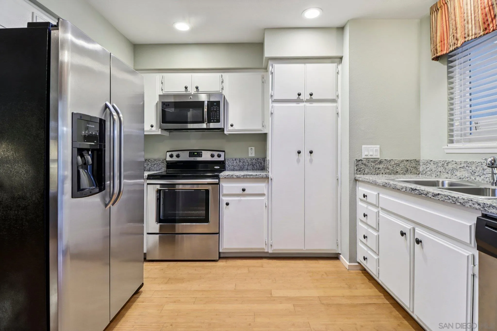 Photo #8: 260008388 Listing: Photo #8