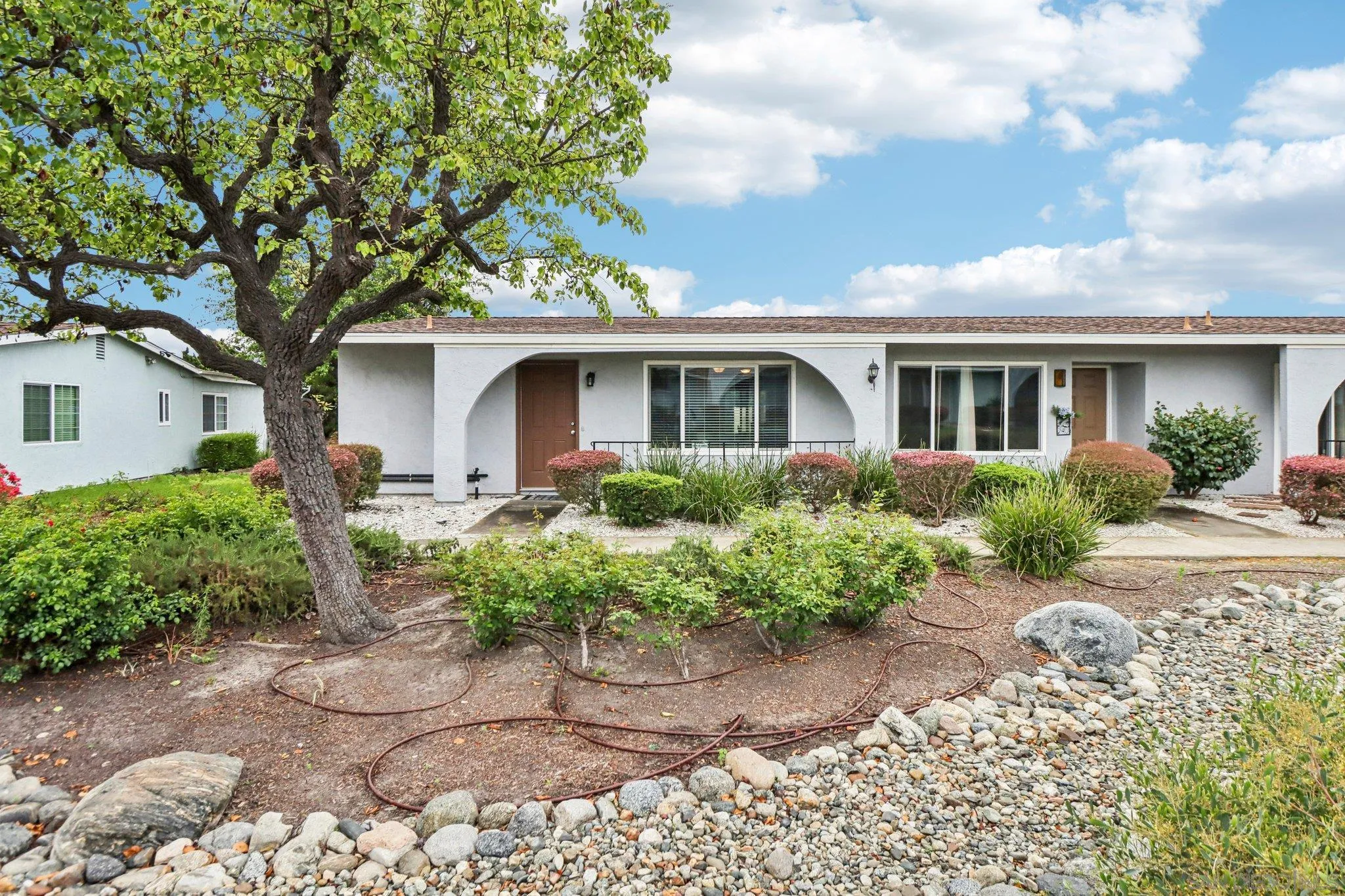 Photo #2: 260008388 Listing: Photo #2