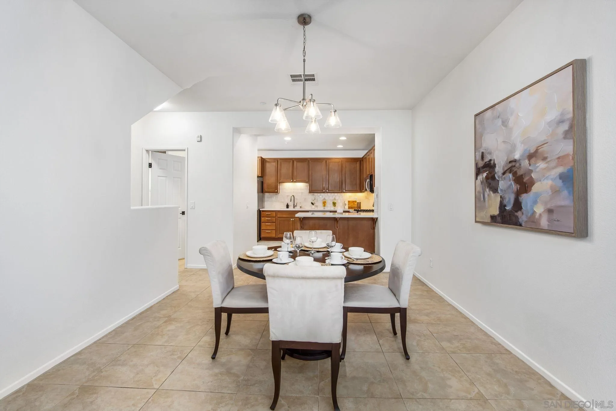 Photo #7: 260008395 Listing: Photo #7