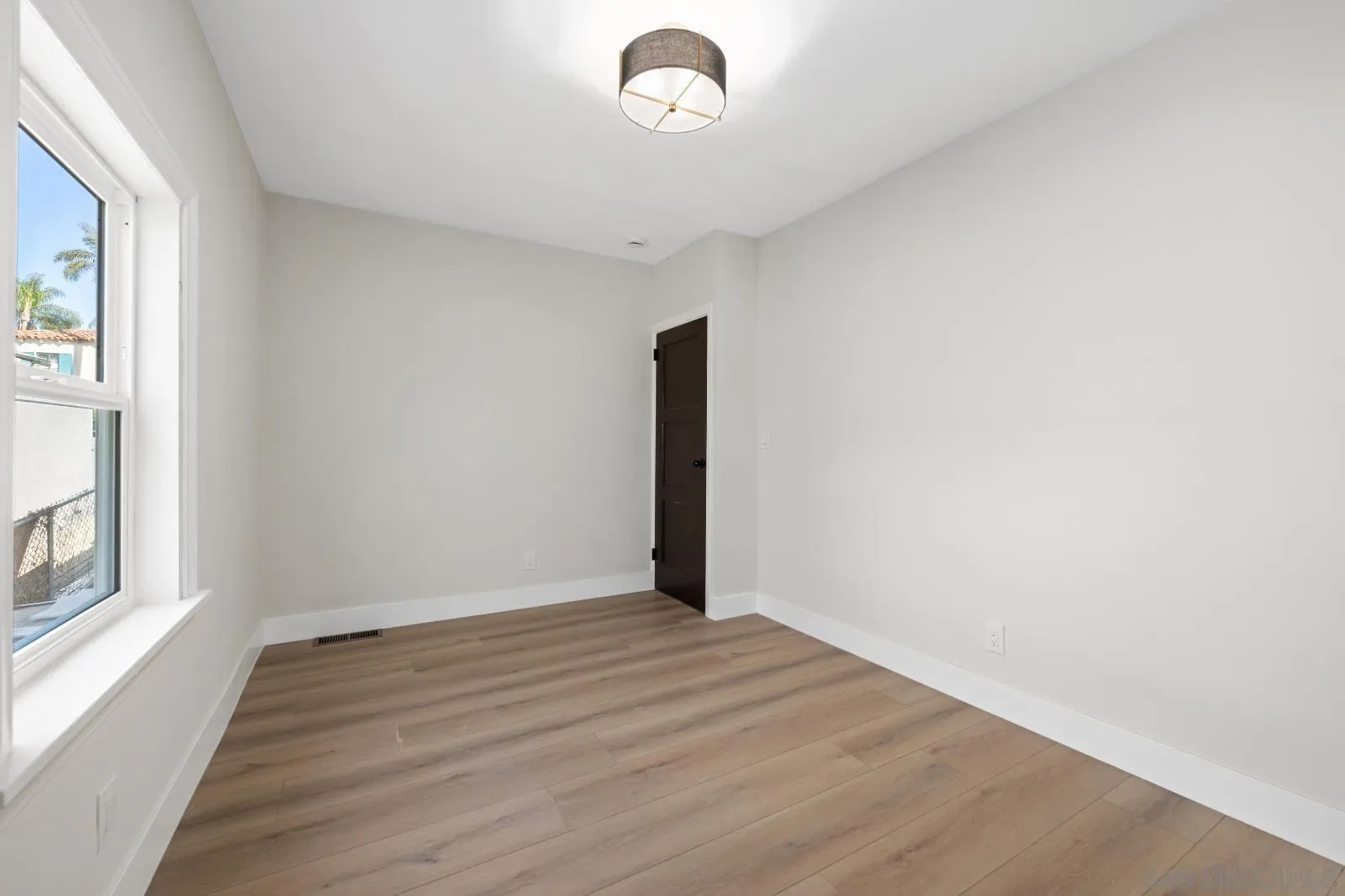 https://cdn.realtyfeed.com/cdn/127/260008396/84f08b53b66d3325ef16ddaab24fb266.webp