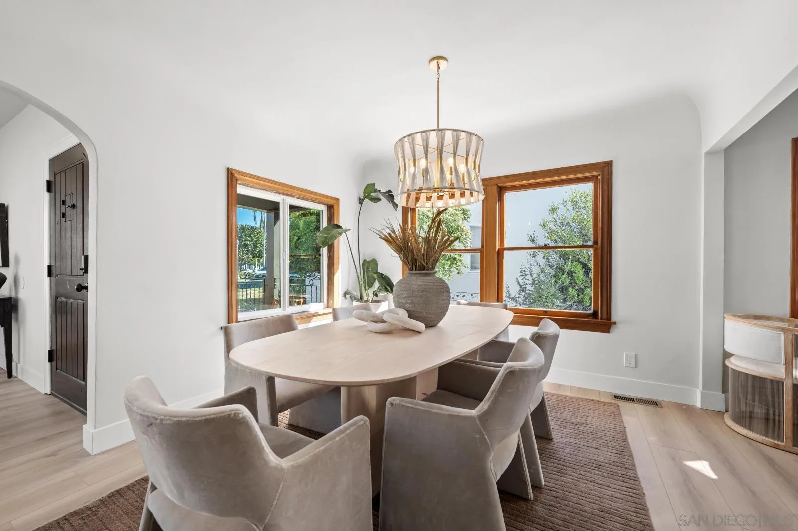 https://cdn.realtyfeed.com/cdn/127/260008396/985d93703093a52fb6fa1a0caca3361e.webp