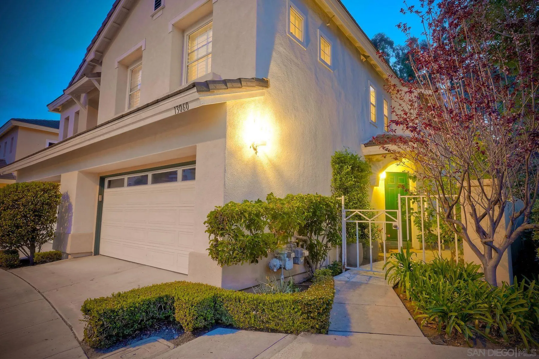 Photo #2: 260008398 Listing: Photo #2