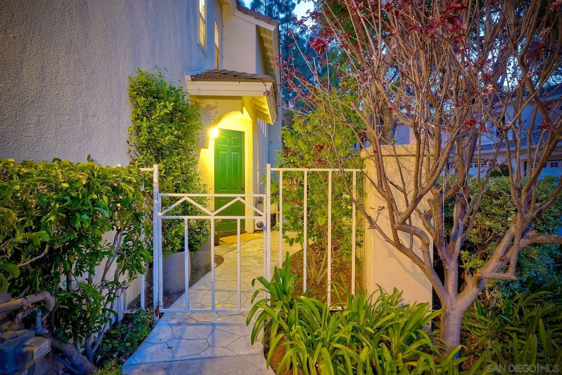 Photo #3: 260008398 Listing: Photo #3