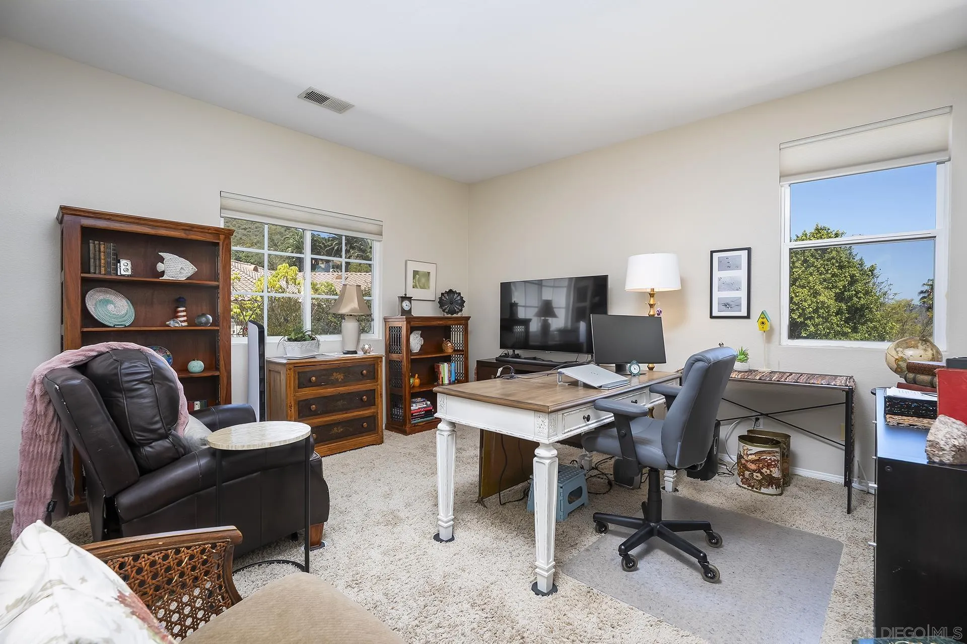 https://cdn.realtyfeed.com/cdn/127/260008400/266afa40cf5a0e2a17cbd9b80dc64070.webp