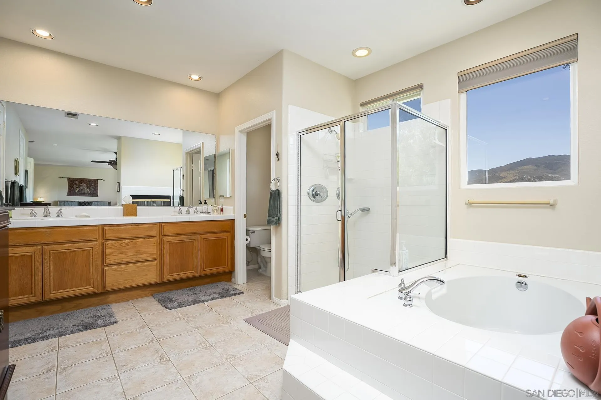 https://cdn.realtyfeed.com/cdn/127/260008400/8d0f4e3230f445bb0968bd917594bb55.webp