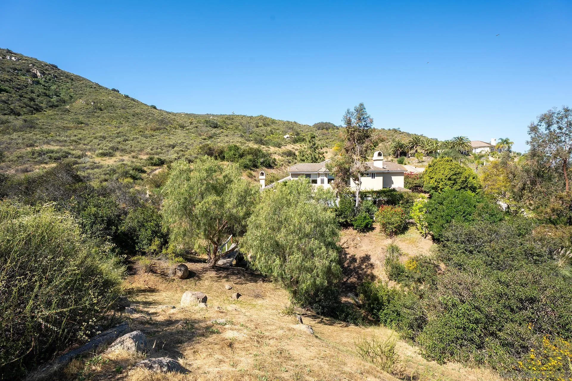 https://cdn.realtyfeed.com/cdn/127/260008400/ae01400e004efee33ed30a3965f60f65.webp
