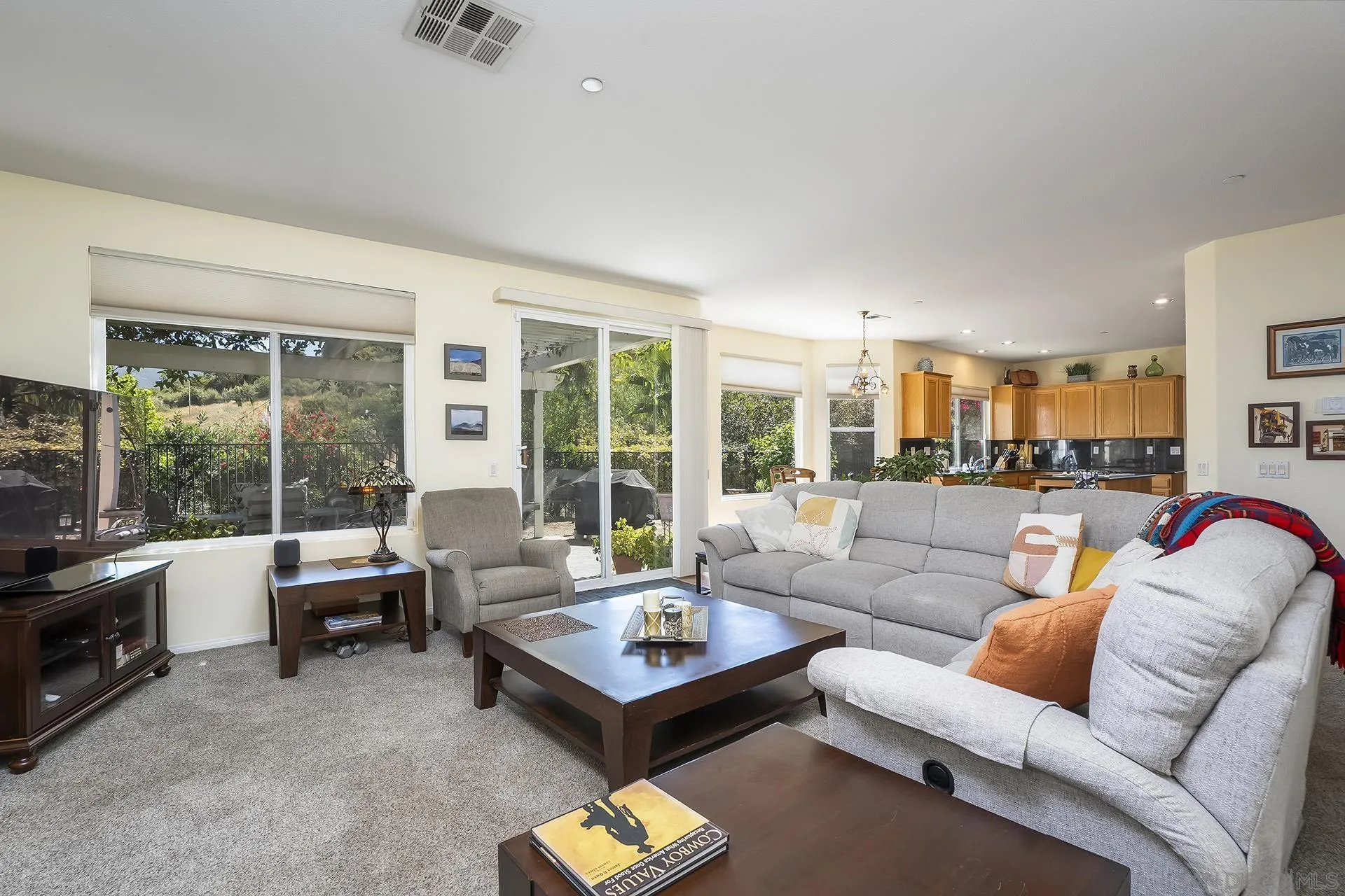 https://cdn.realtyfeed.com/cdn/127/260008400/c2bd1f9abfa878909e467d9e8590990f.webp