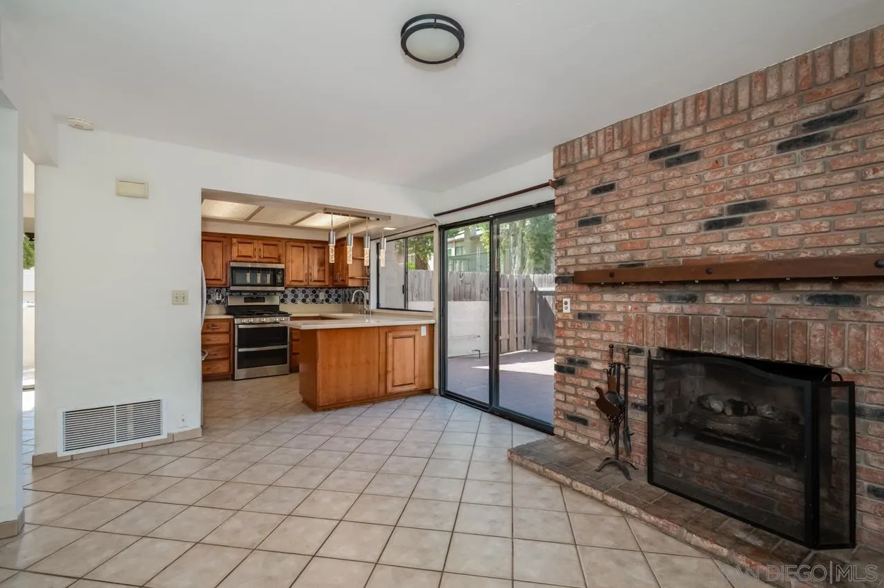 Photo #7: 260008401 Listing: Photo #7