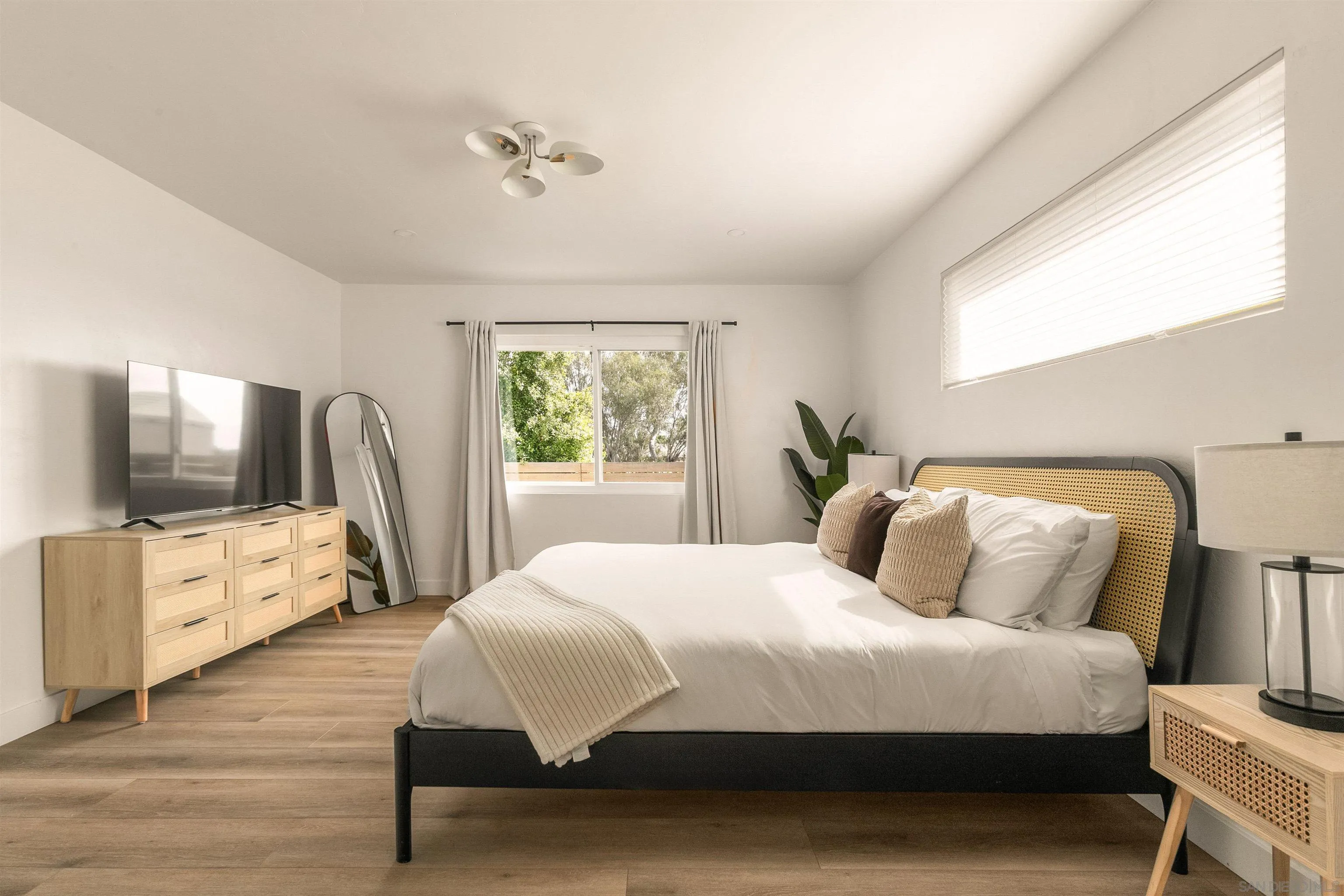 https://cdn.realtyfeed.com/cdn/127/260008405/43e9632387907072c744eb5d0bec0c82.webp