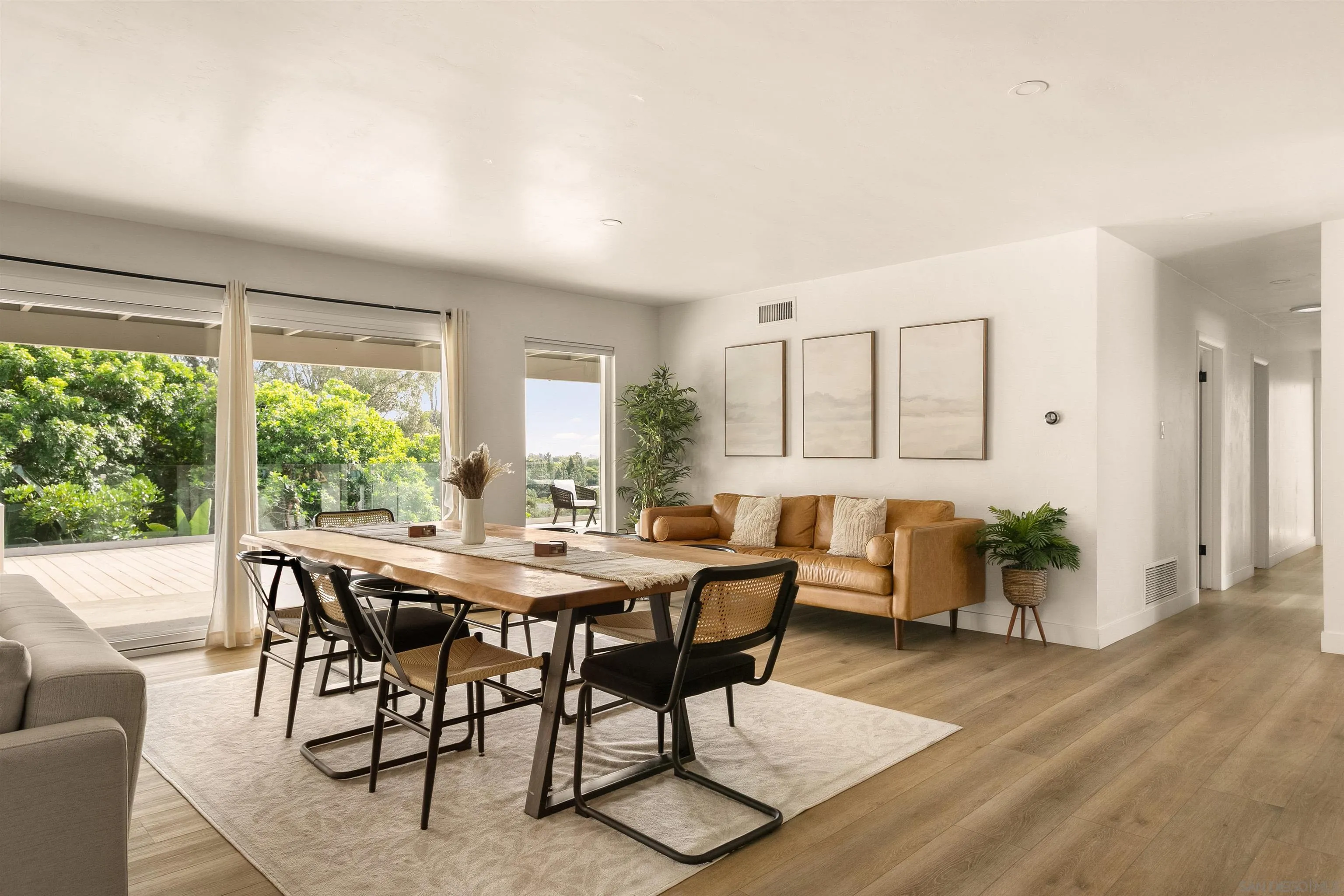 https://cdn.realtyfeed.com/cdn/127/260008405/48c3cc001b17af59a3e1da64f5f69d78.webp