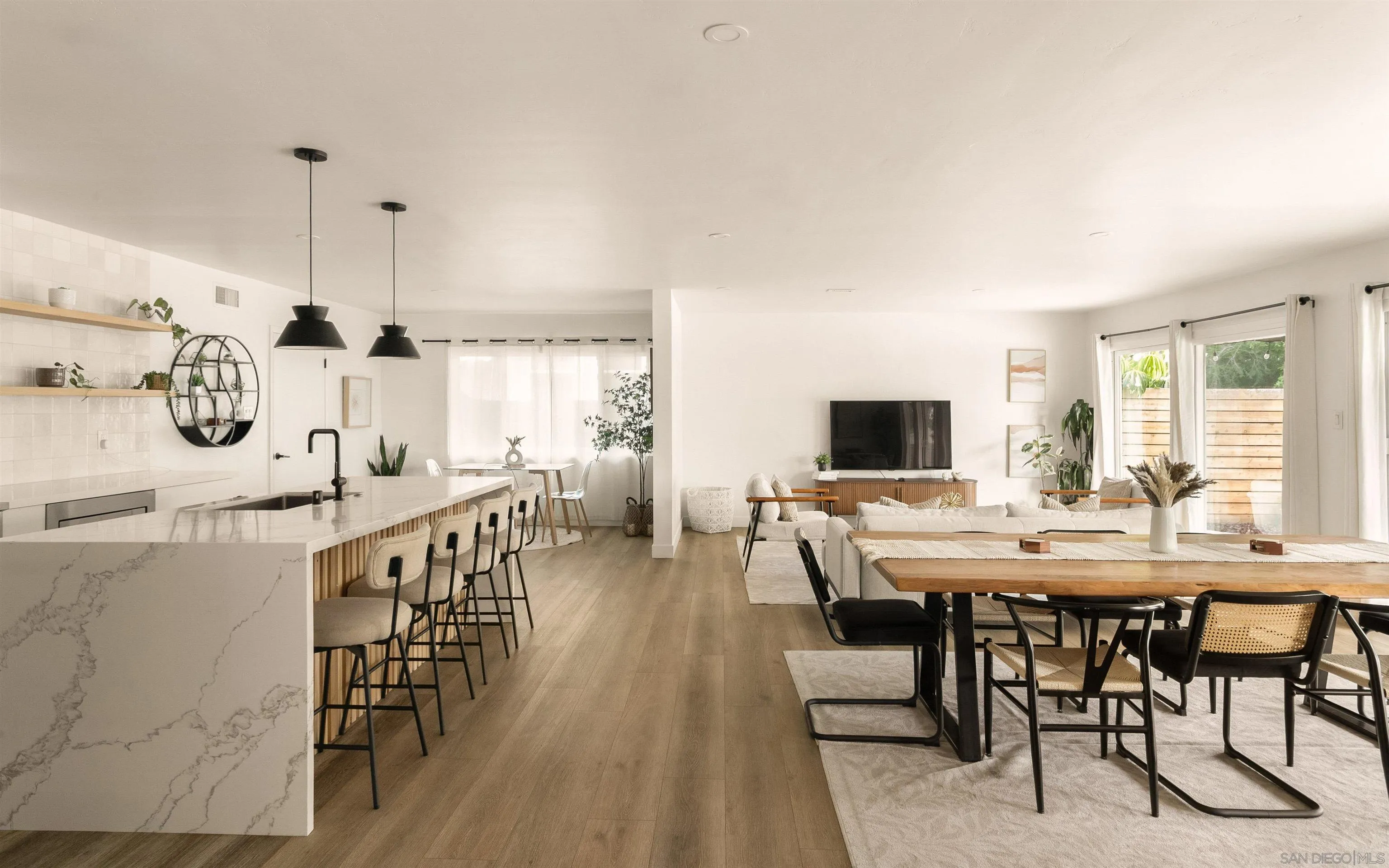 https://cdn.realtyfeed.com/cdn/127/260008405/5677833a2445f2b7e8b9313adc6c5cf4.webp